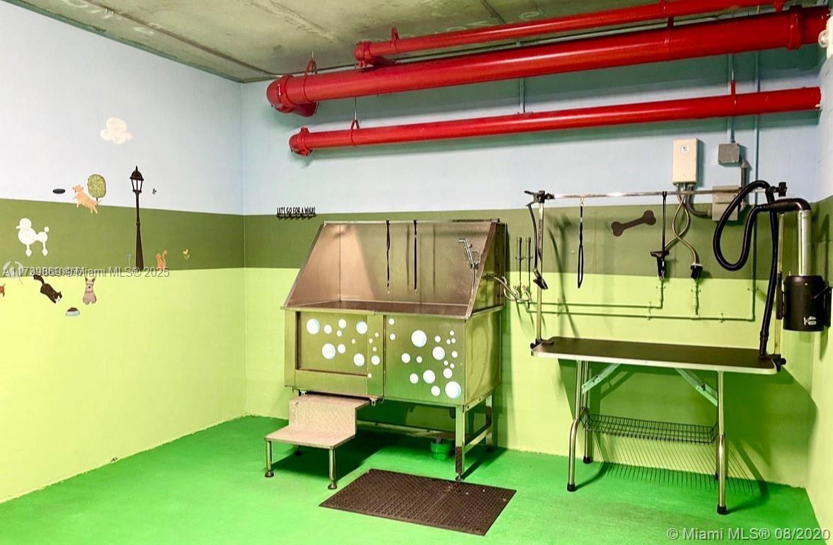 Coral Gables, Florida, 33146, United States, 1 Bedroom Bedrooms, ,1 BathroomBathrooms,Residential,For Sale,1934394