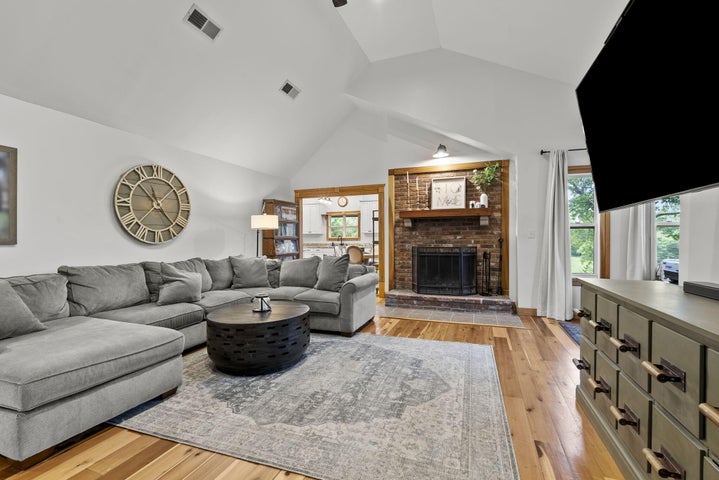 Versailles, Kentucky, 40383, United States, 4 Bedrooms Bedrooms, ,Residential,For Sale,1900700