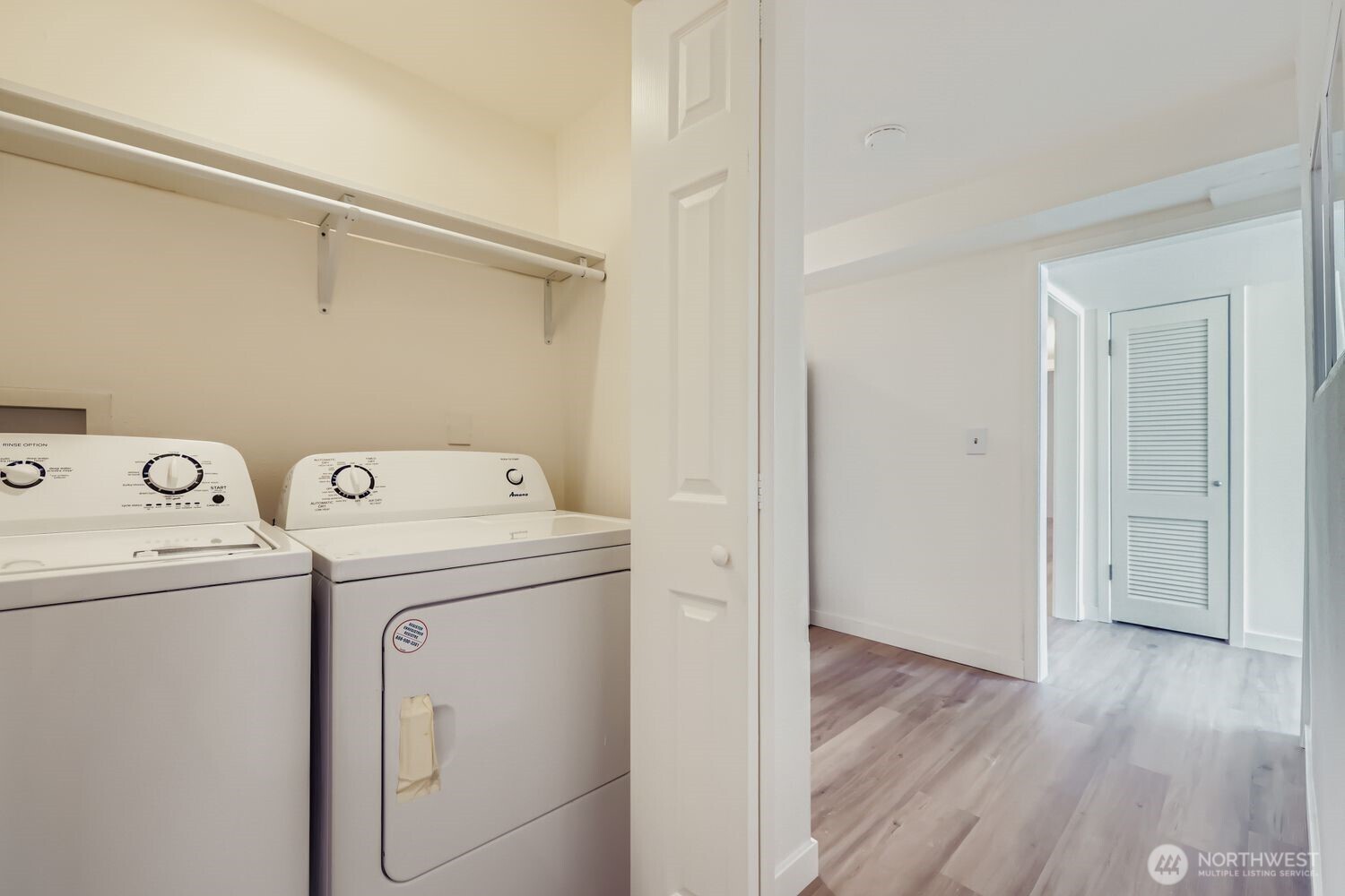 Shoreline, Washington, 98133, United States, 9 Bedrooms Bedrooms, ,1 BathroomBathrooms,Residential,For Sale,1984039