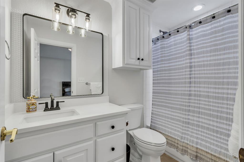 Flower Mound, Texas, 75022, United States, 5 Bedrooms Bedrooms, ,5 BathroomsBathrooms,Residential,For Sale,1895072