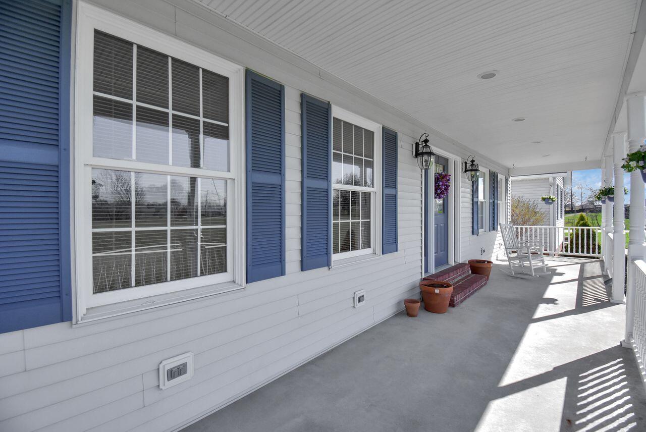 Dry Ridge, Kentucky, 41035, United States, 5 Bedrooms Bedrooms, ,4 BathroomsBathrooms,Residential,For Sale,1818074