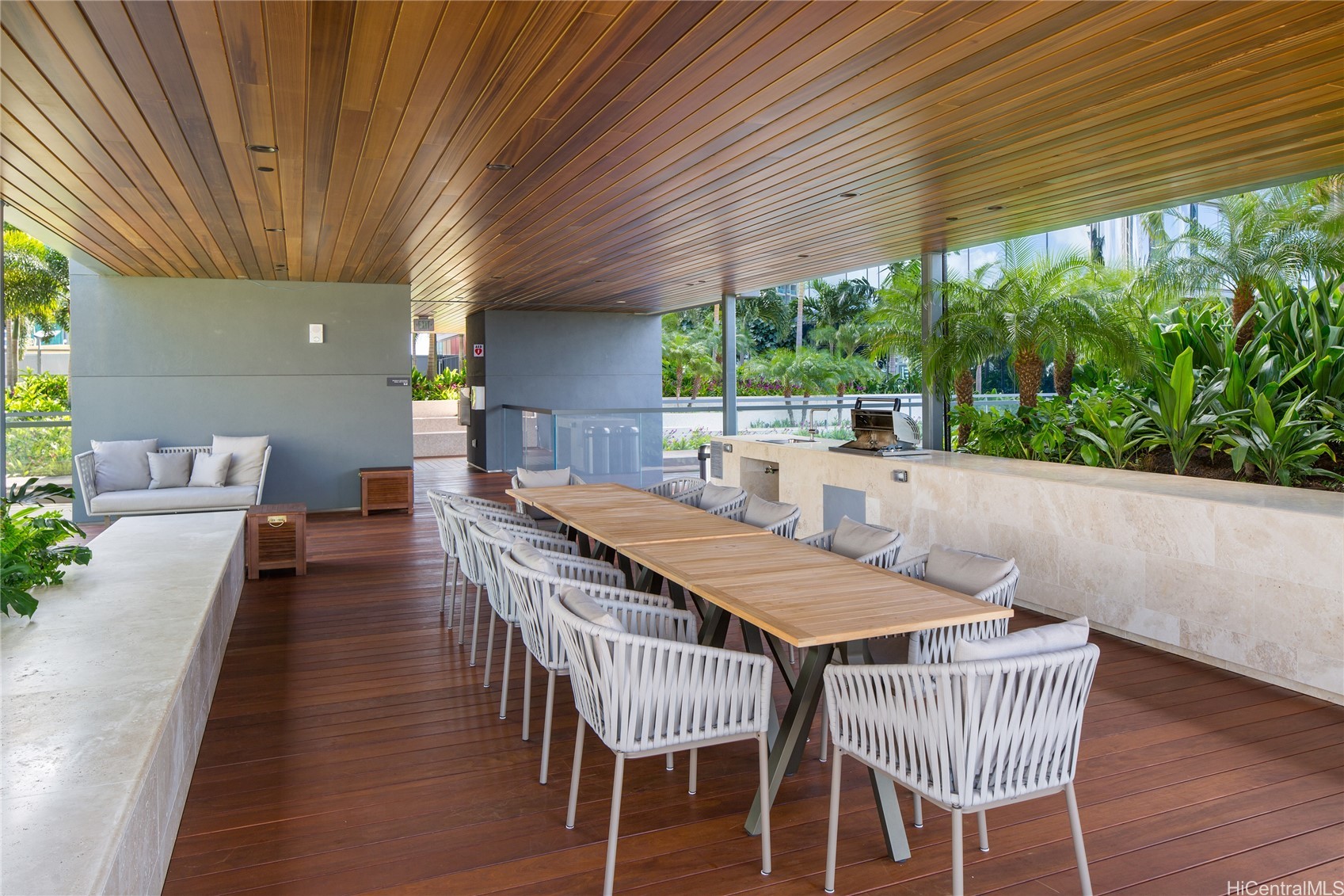 Honolulu, Hawaii, 96814, United States, 3 Bedrooms Bedrooms, ,3 BathroomsBathrooms,Residential,For Sale,2003362