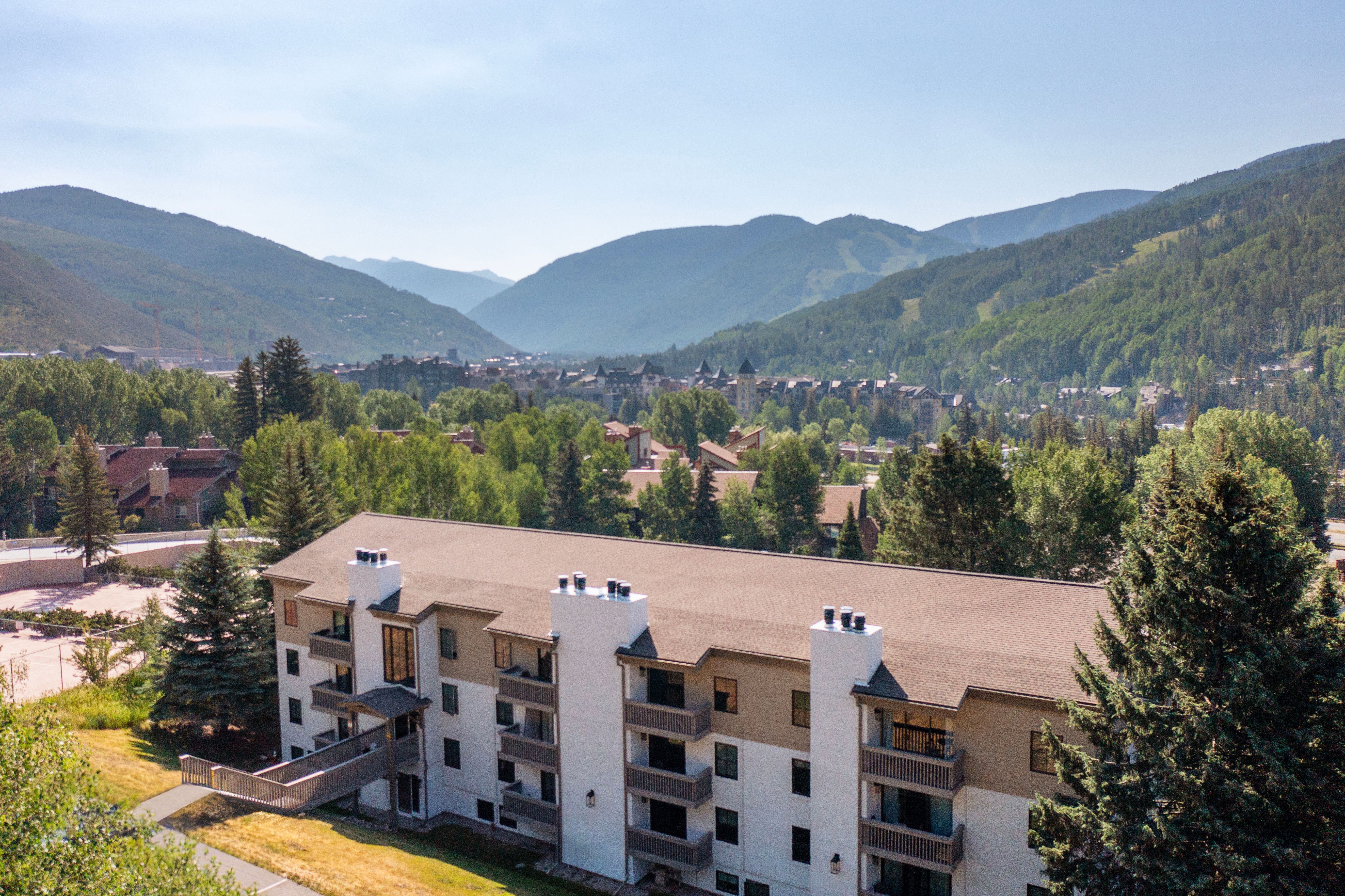  Fully Reimagined, Redesigned Mountain Retreat at the Snow Lion - 物件實景