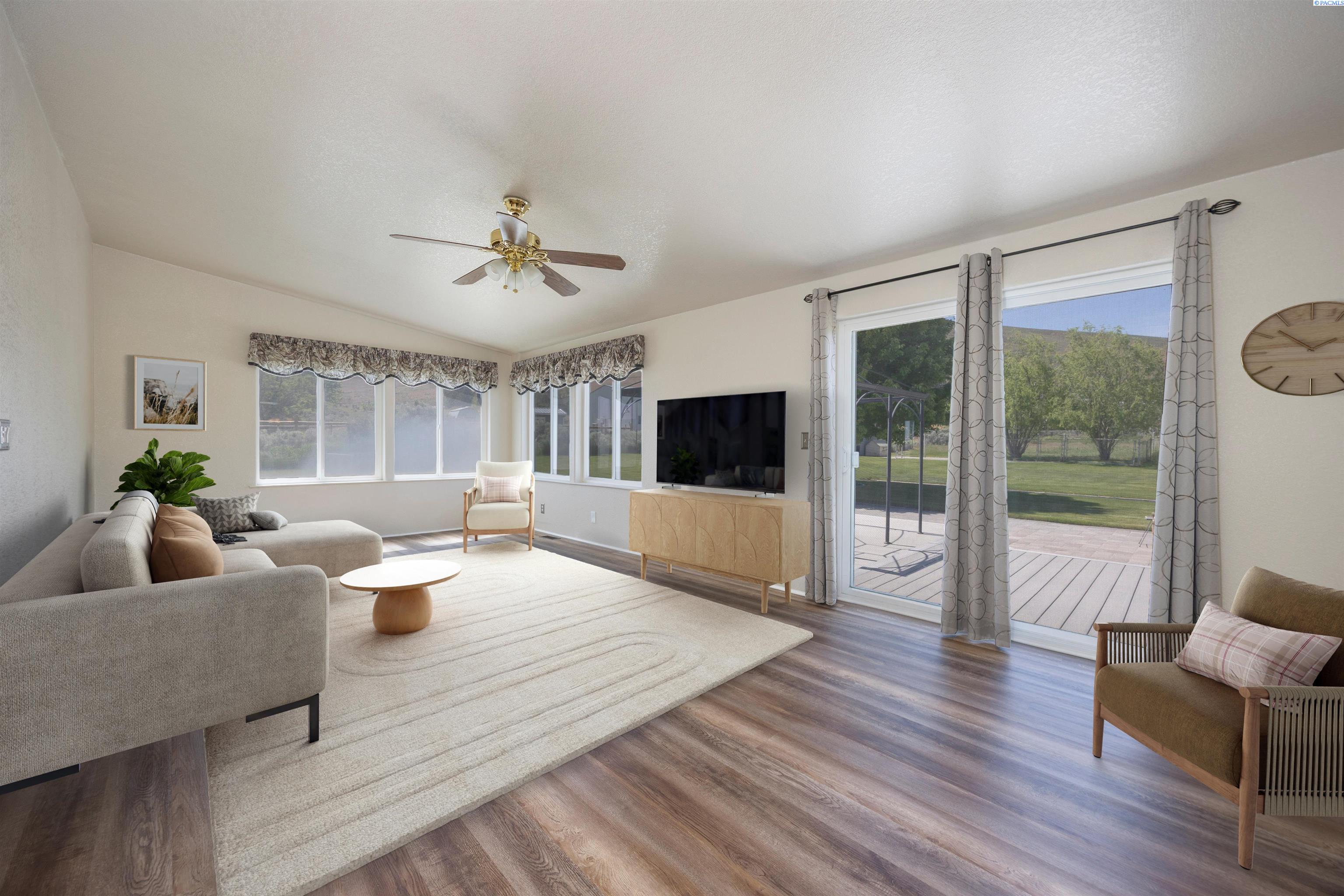 Benton City, Washington, 99320, United States, 3 Bedrooms Bedrooms, ,2 BathroomsBathrooms,Residential,For Sale,1983033