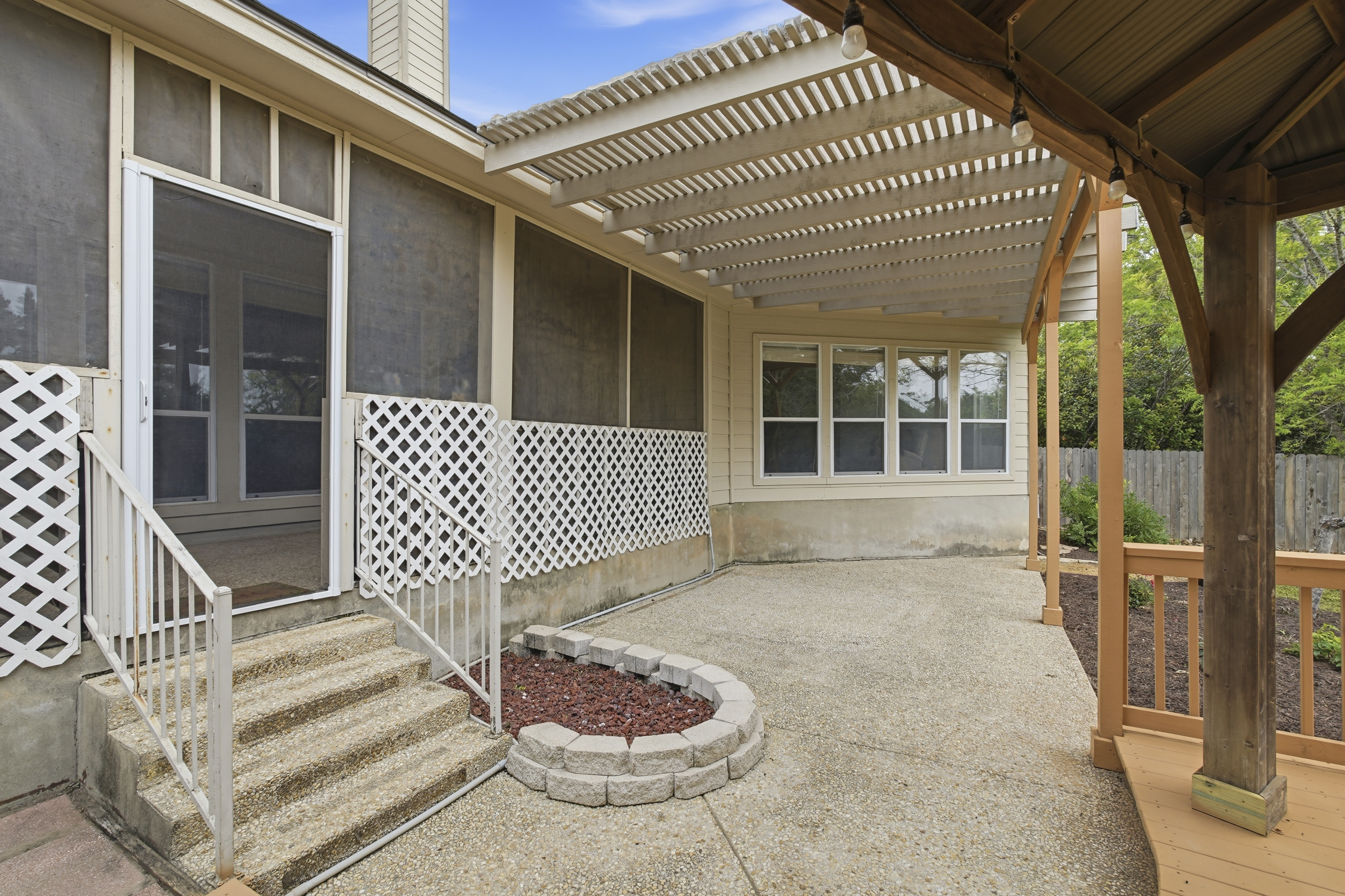  Spacious Helotes Retreat on .41 Acre - 物件實景