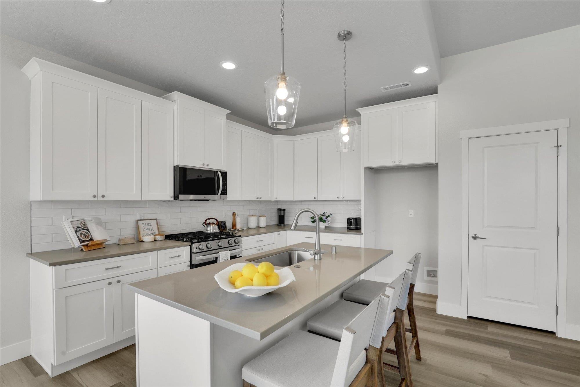 Deer Park, Washington, 99006, United States, 3 Bedrooms Bedrooms, ,2 BathroomsBathrooms,Residential,For Sale,1684387