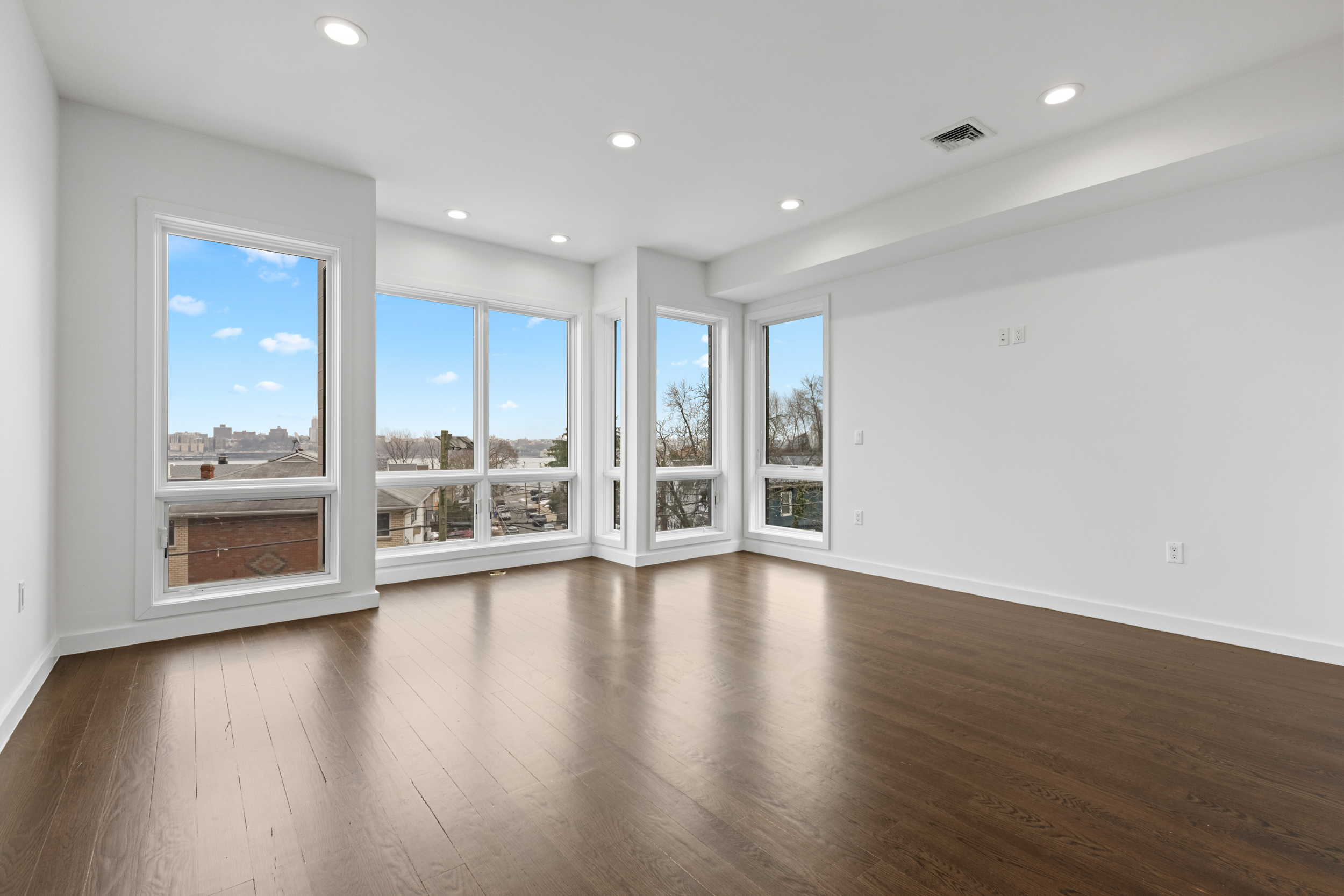  712 Undercliff Avenue, Edgewater, NJ, 07020 - 物件實景