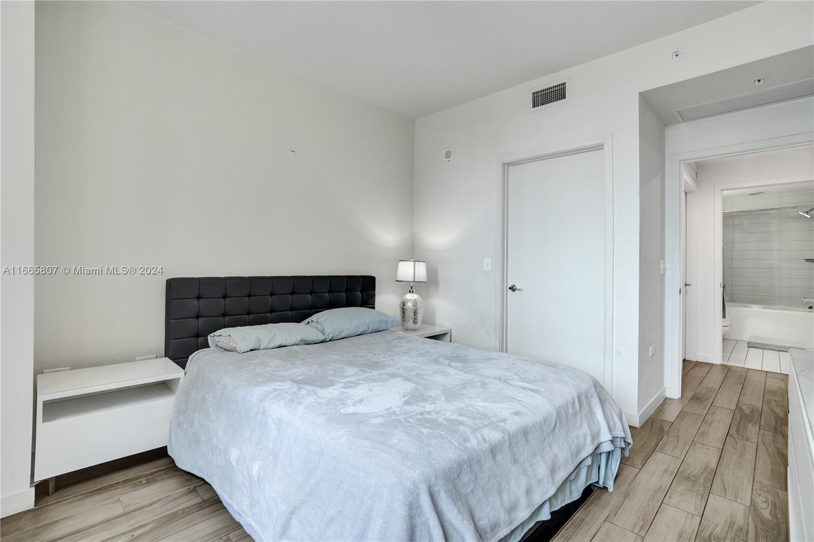 999 SW 1st Ave Unit 1807, Miami, Florida, 33130, United States, 2 Bedrooms Bedrooms, ,2 BathroomsBathrooms,Residential,For Sale,999 SW 1st Ave Unit 1807,1632303