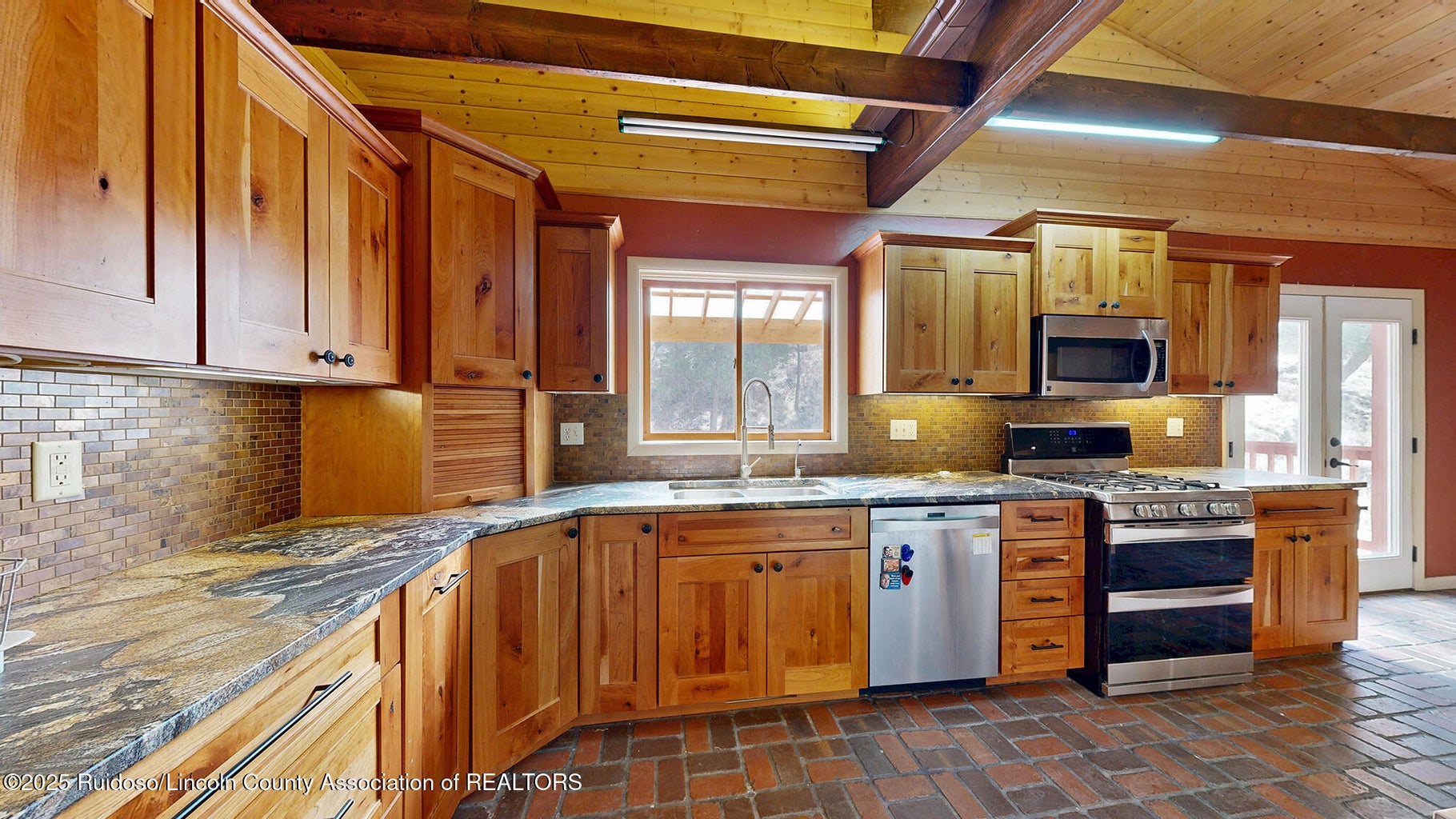 Ruidoso, New Mexico, 88345, United States, 3 Bedrooms Bedrooms, ,3 BathroomsBathrooms,Residential,For Sale,1826738