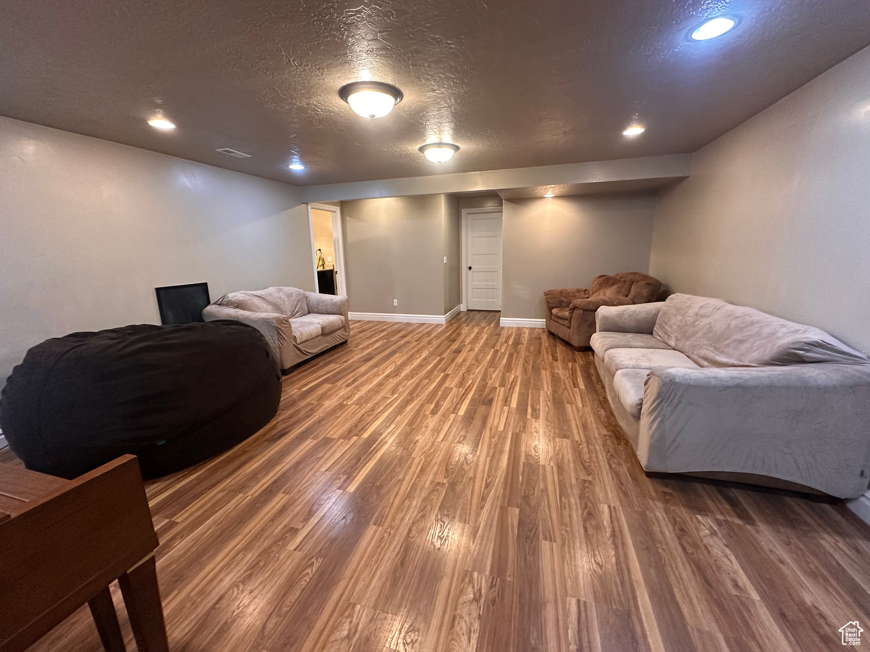 Roosevelt, Utah, 84066, United States, 6 Bedrooms Bedrooms, ,3 BathroomsBathrooms,Residential,For Sale,1976583