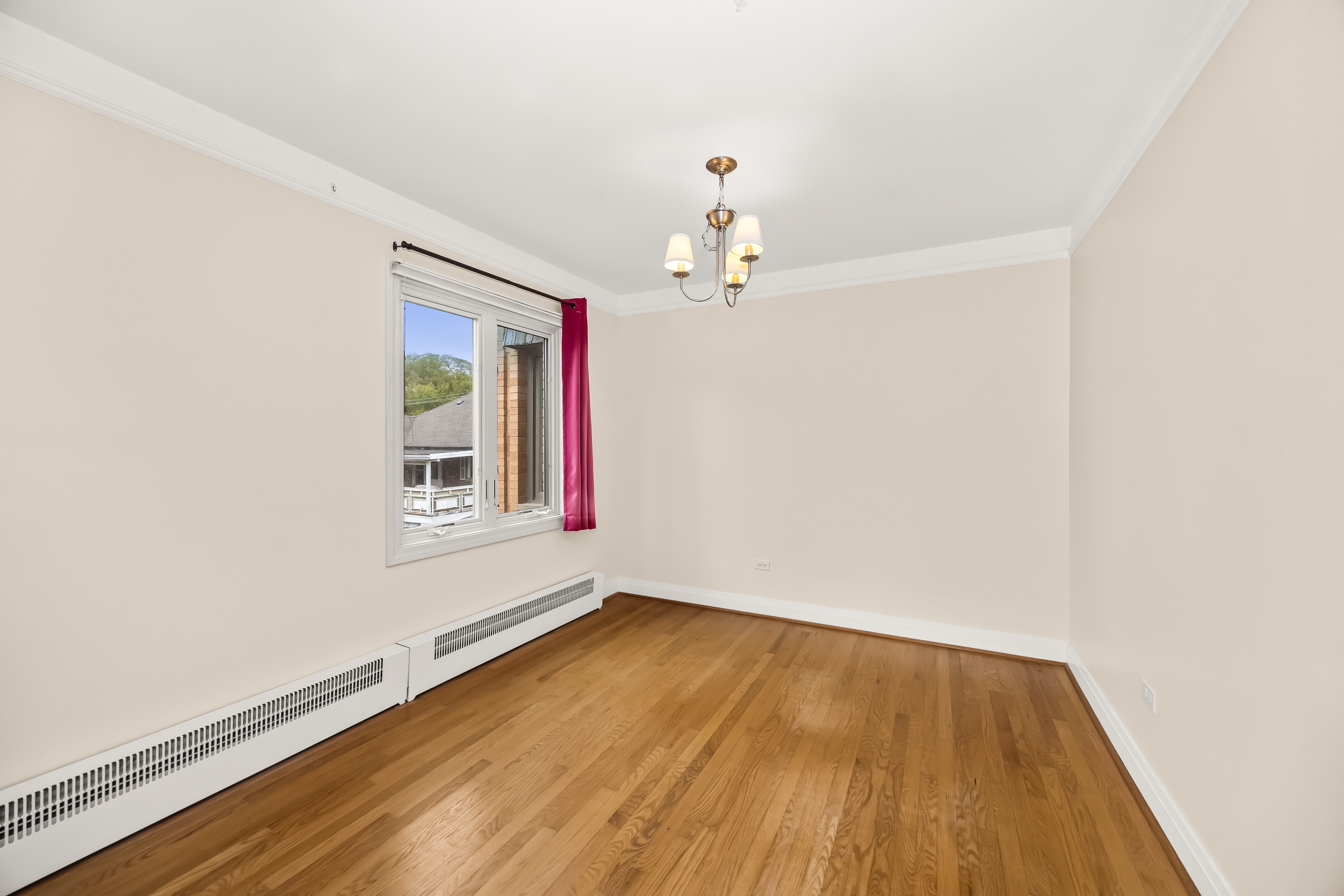  Bright Top Floor 3-bed Room Condo in an Intimate Six-unit Building - 物件實景