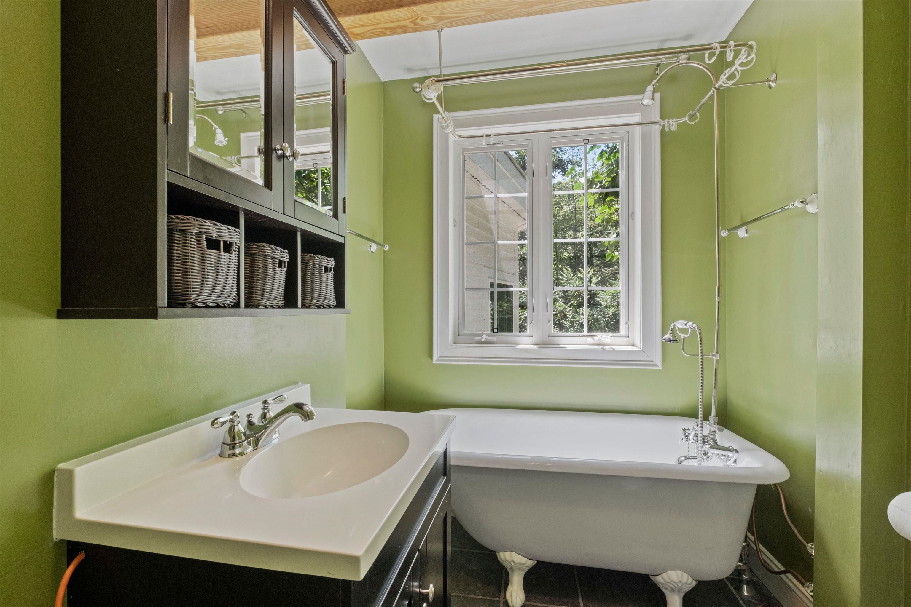 Warner, New Hampshire, 03278, United States, 3 Bedrooms Bedrooms, ,3 BathroomsBathrooms,Residential,For Sale,1912290