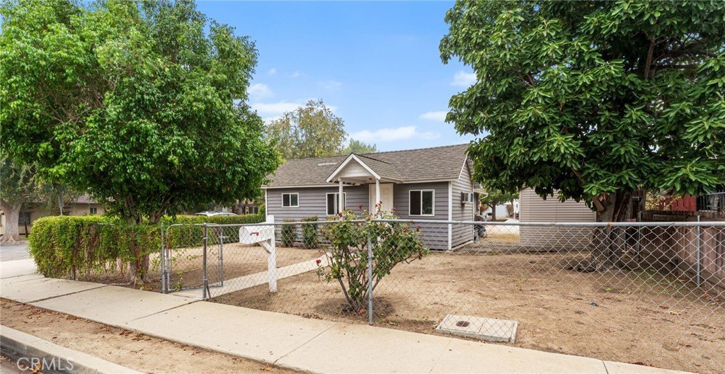 Upland, California, 91786, United States, 1 Bedroom Bedrooms, ,1 BathroomBathrooms,Residential,For Sale,1979720