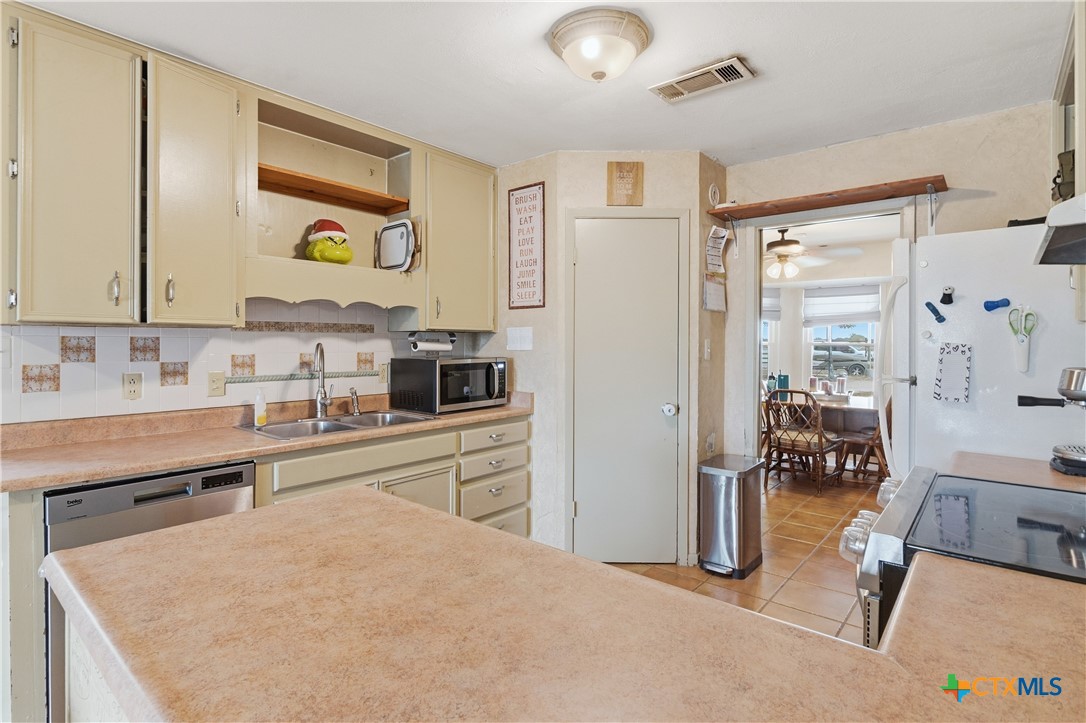 New Braunfels, Texas, 78130, United States, 3 Bedrooms Bedrooms, ,2 BathroomsBathrooms,Residential,For Sale,2049133