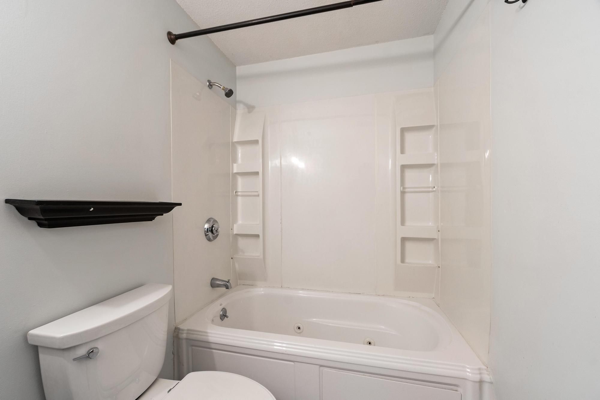 15 Wildwood Street, Unit B19, Dracut, MA, 01826 - 物件實景