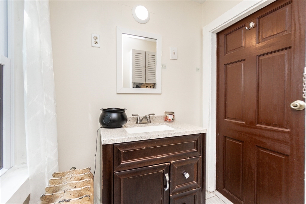 Revere, Massachusetts, 02151, United States, 3 Bedrooms Bedrooms, ,2 BathroomsBathrooms,Residential,For Sale,1942979