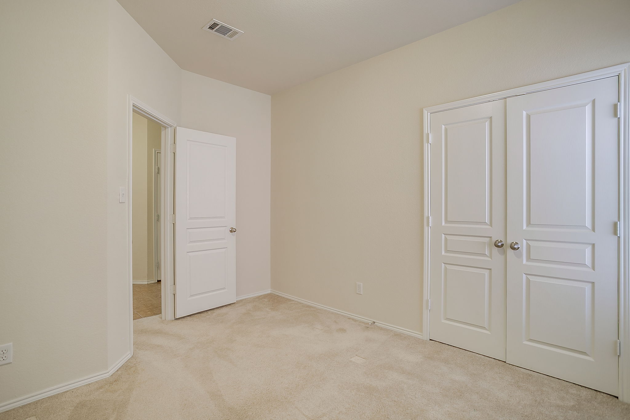  637 Brooks Street, Crowley, TX, 76036 - 物件實景