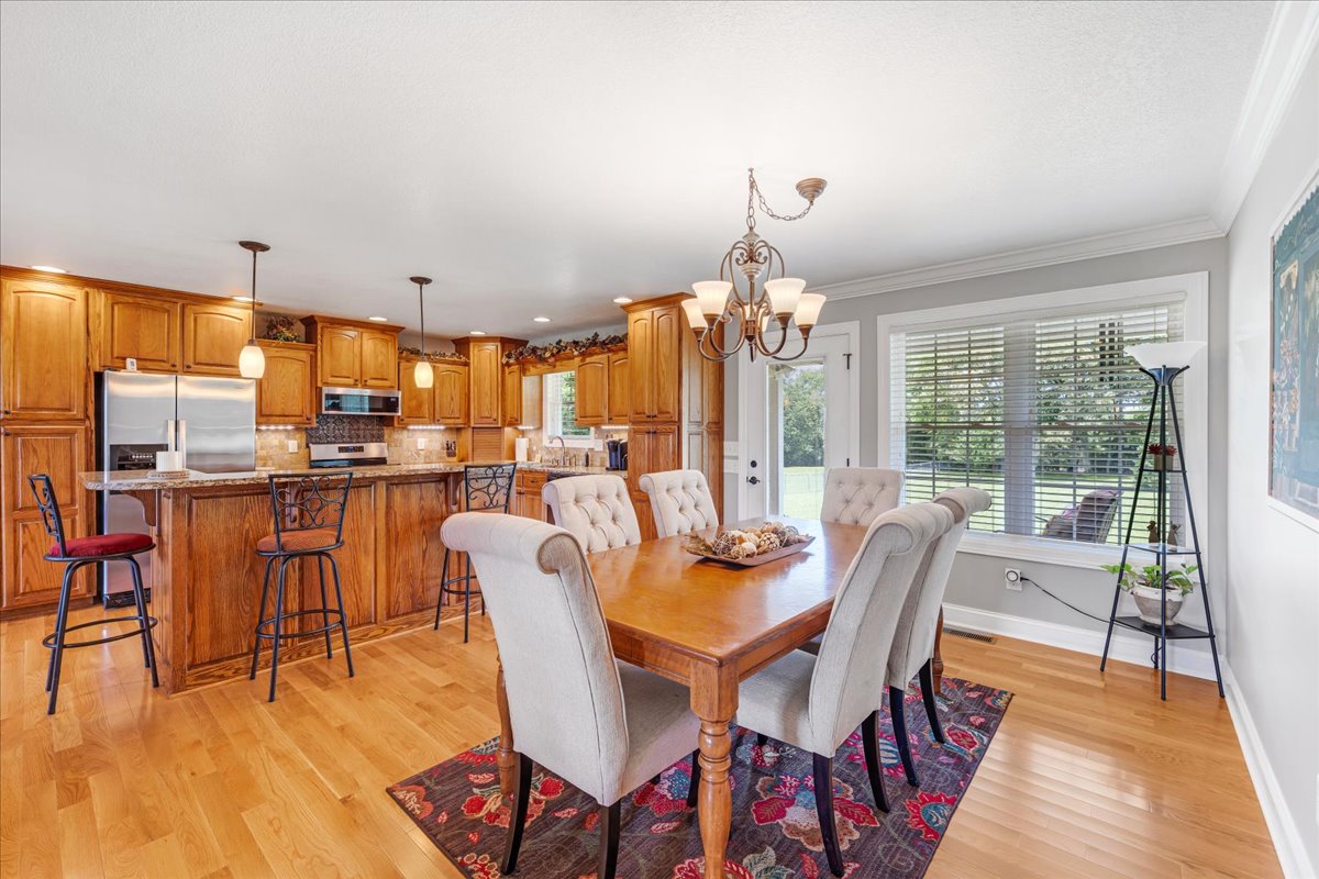 Winchester, Tennessee, 37398, United States, 4 Bedrooms Bedrooms, ,2 BathroomsBathrooms,Residential,For Sale,1921635