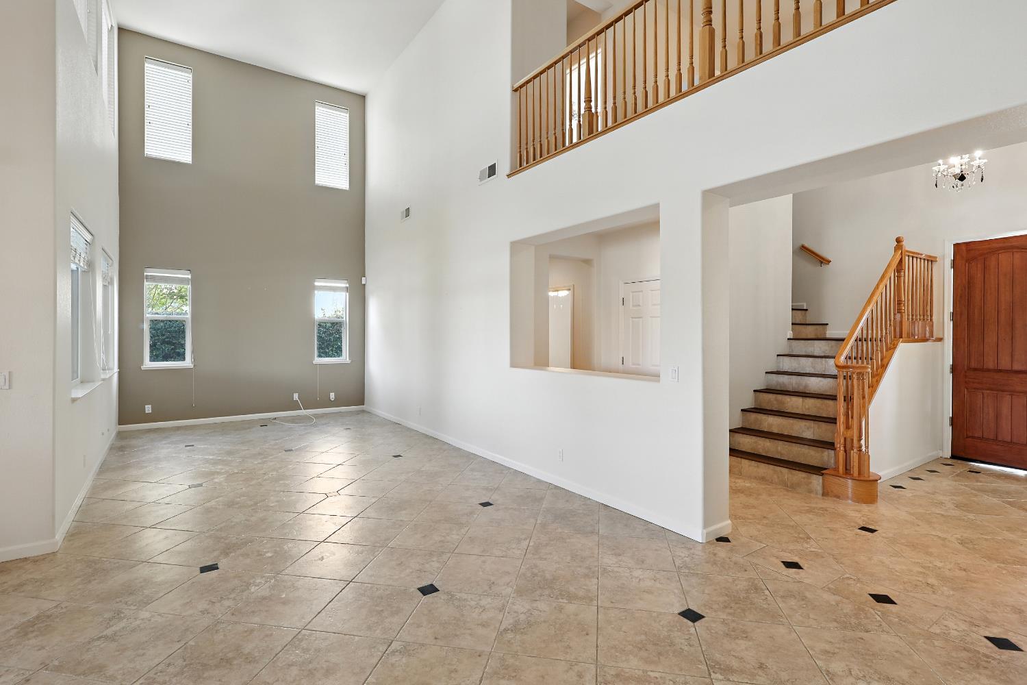 Chowchilla, California, 93610, United States, 5 Bedrooms Bedrooms, ,4 BathroomsBathrooms,Residential,For Sale,1982347