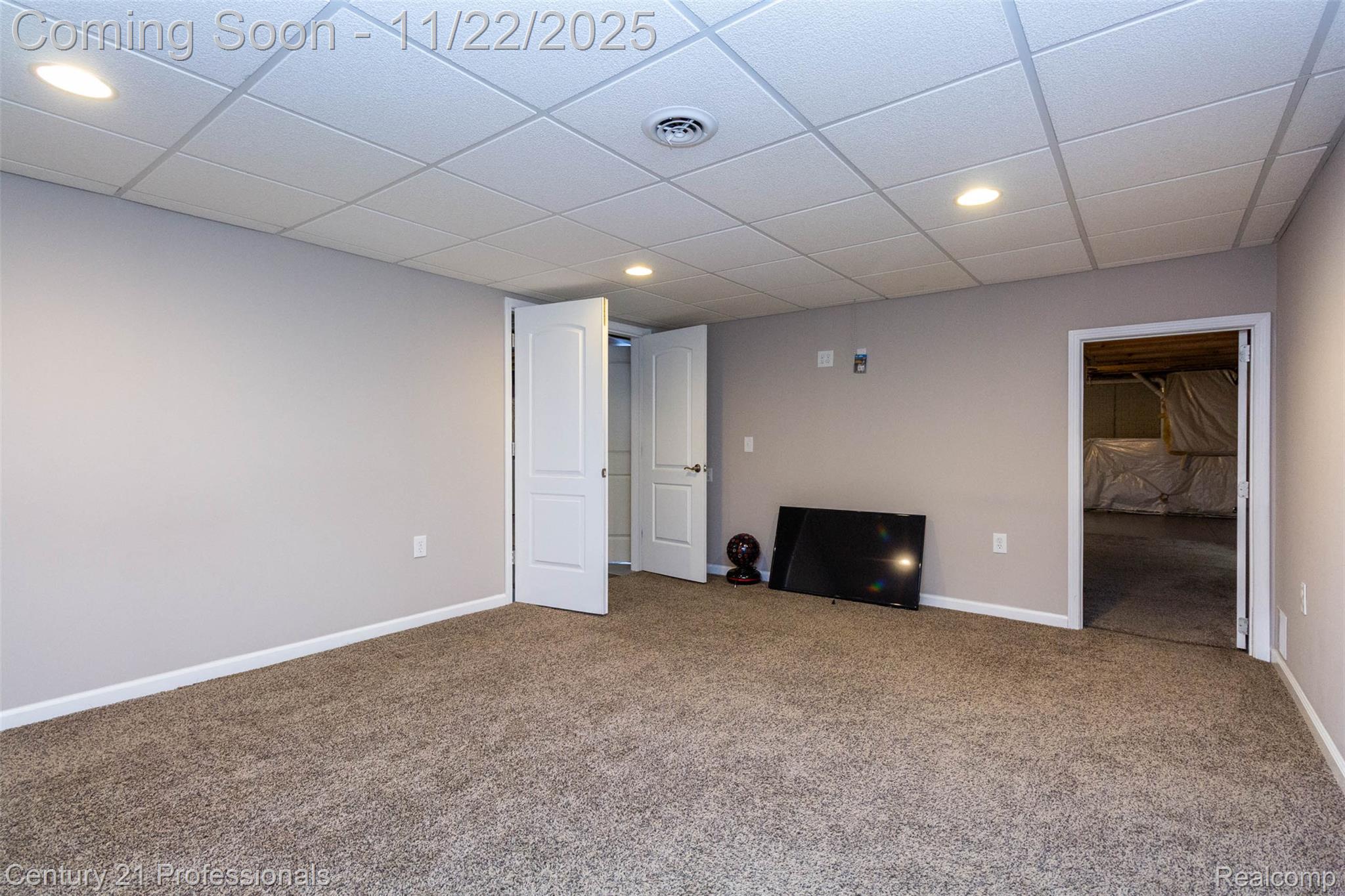 ClintonTownship, Michigan, 48038, United States, 3 Bedrooms Bedrooms, ,4 BathroomsBathrooms,Residential,For Sale,1994254