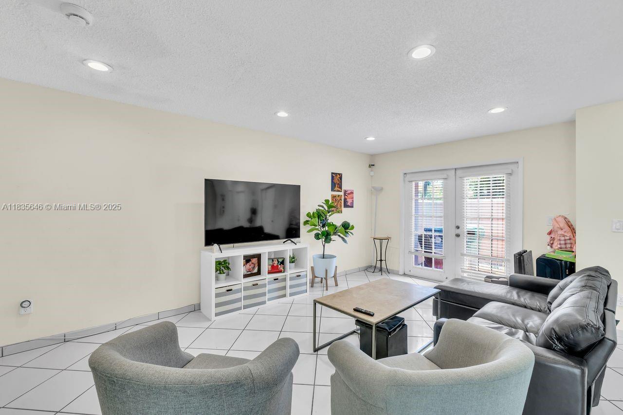 Miami, Florida, 33176, United States, 3 Bedrooms Bedrooms, ,3 BathroomsBathrooms,Residential,For Sale,1885670