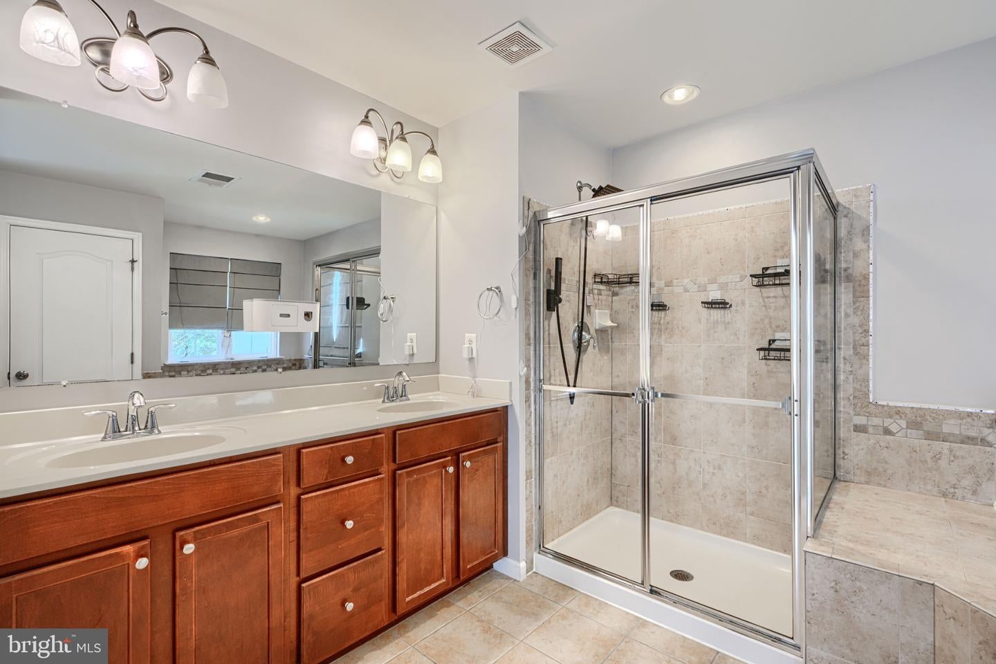 Glen Burnie, Maryland, 21060, United States, 4 Bedrooms Bedrooms, ,4 BathroomsBathrooms,Residential,For Sale,1983515