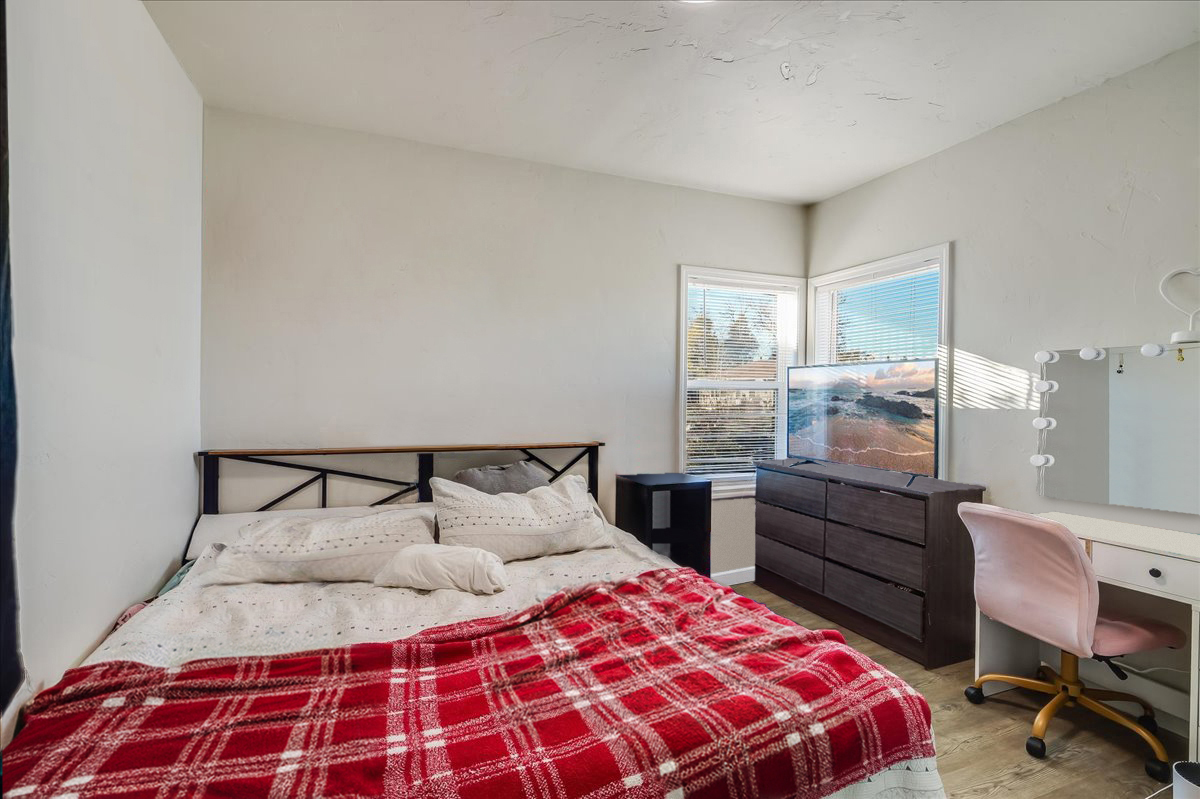 Cheyenne, Wyoming, 82001, United States, 4 Bedrooms Bedrooms, ,4 BathroomsBathrooms,Residential,For Sale,1978140