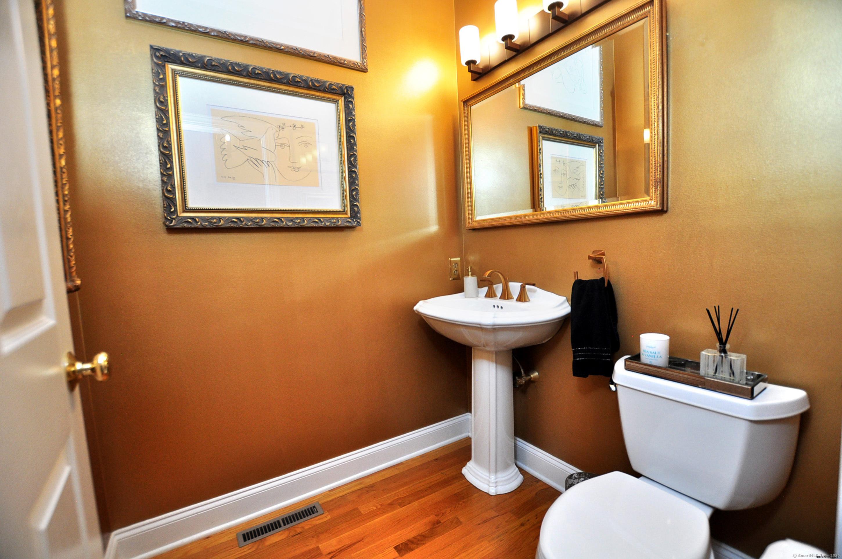Avon, Connecticut, 06001, United States, 2 Bedrooms Bedrooms, ,4 BathroomsBathrooms,Residential,For Sale,1910555