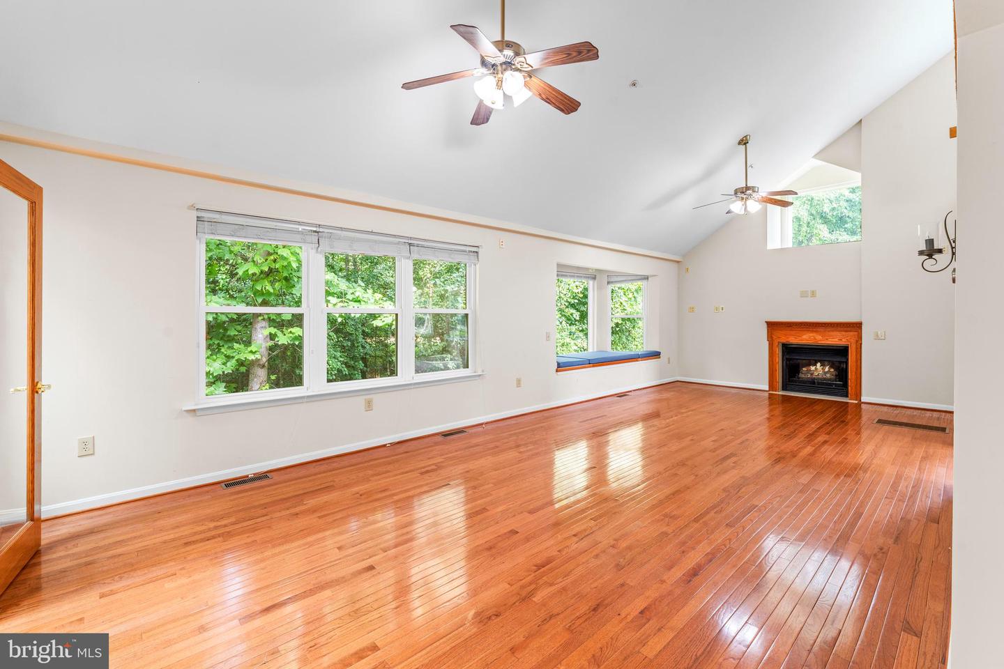 Clinton, Maryland, 20735, United States, 5 Bedrooms Bedrooms, ,5 BathroomsBathrooms,Residential,For Sale,1907711