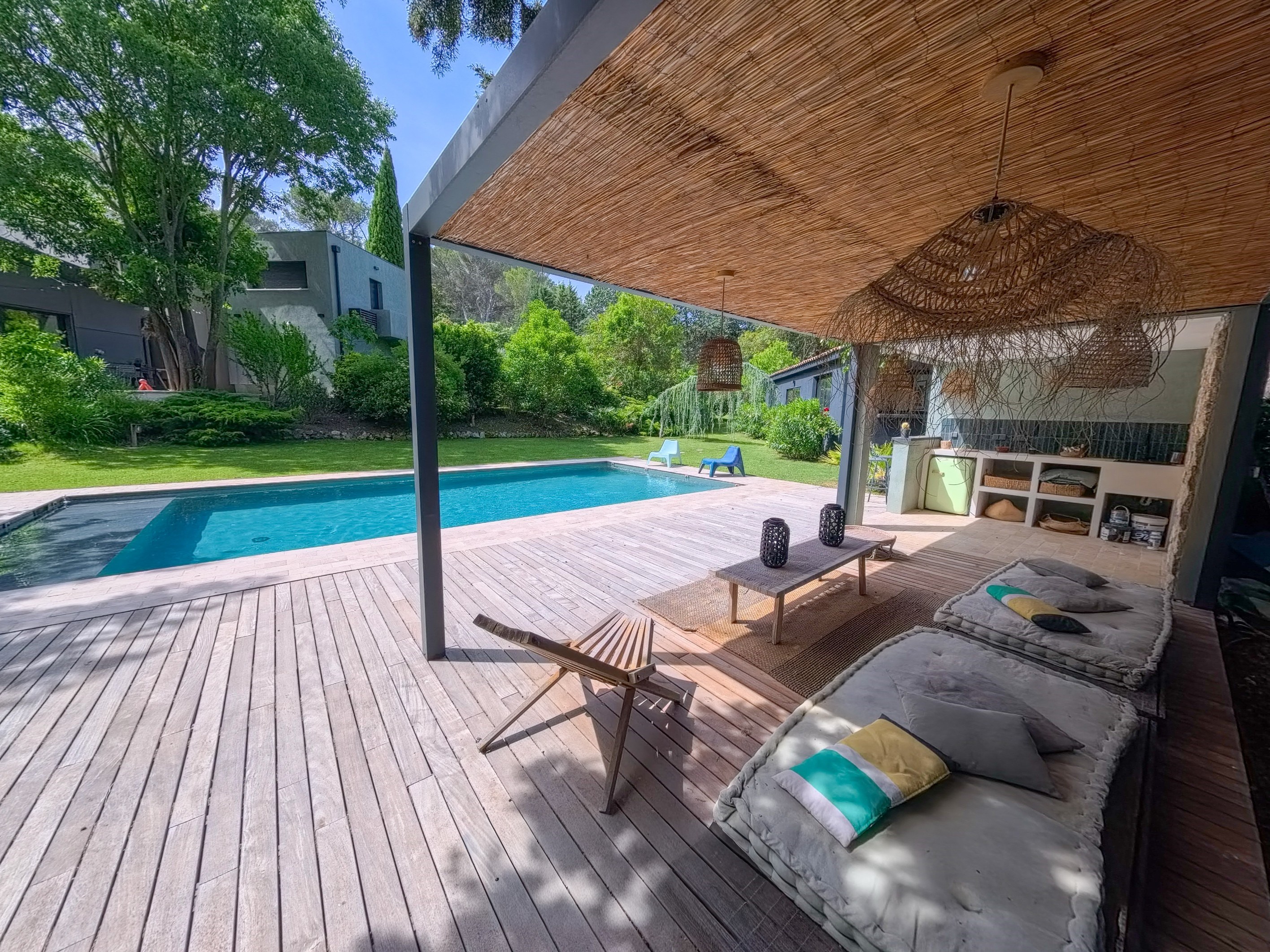  Elegant family estate with 6 suites, guest house, swimming pool, and outbuildin… - 物件實景