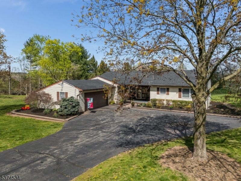 Readington Twp., New Jersey, 08853, United States, 3 Bedrooms Bedrooms, ,3 BathroomsBathrooms,Residential,For Sale,1903743