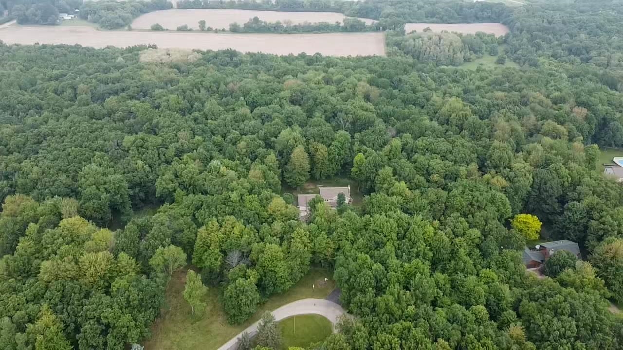 WAUPACA, Wisconsin, 54981, United States, 4 Bedrooms Bedrooms, ,3 BathroomsBathrooms,Residential,For Sale,1913222