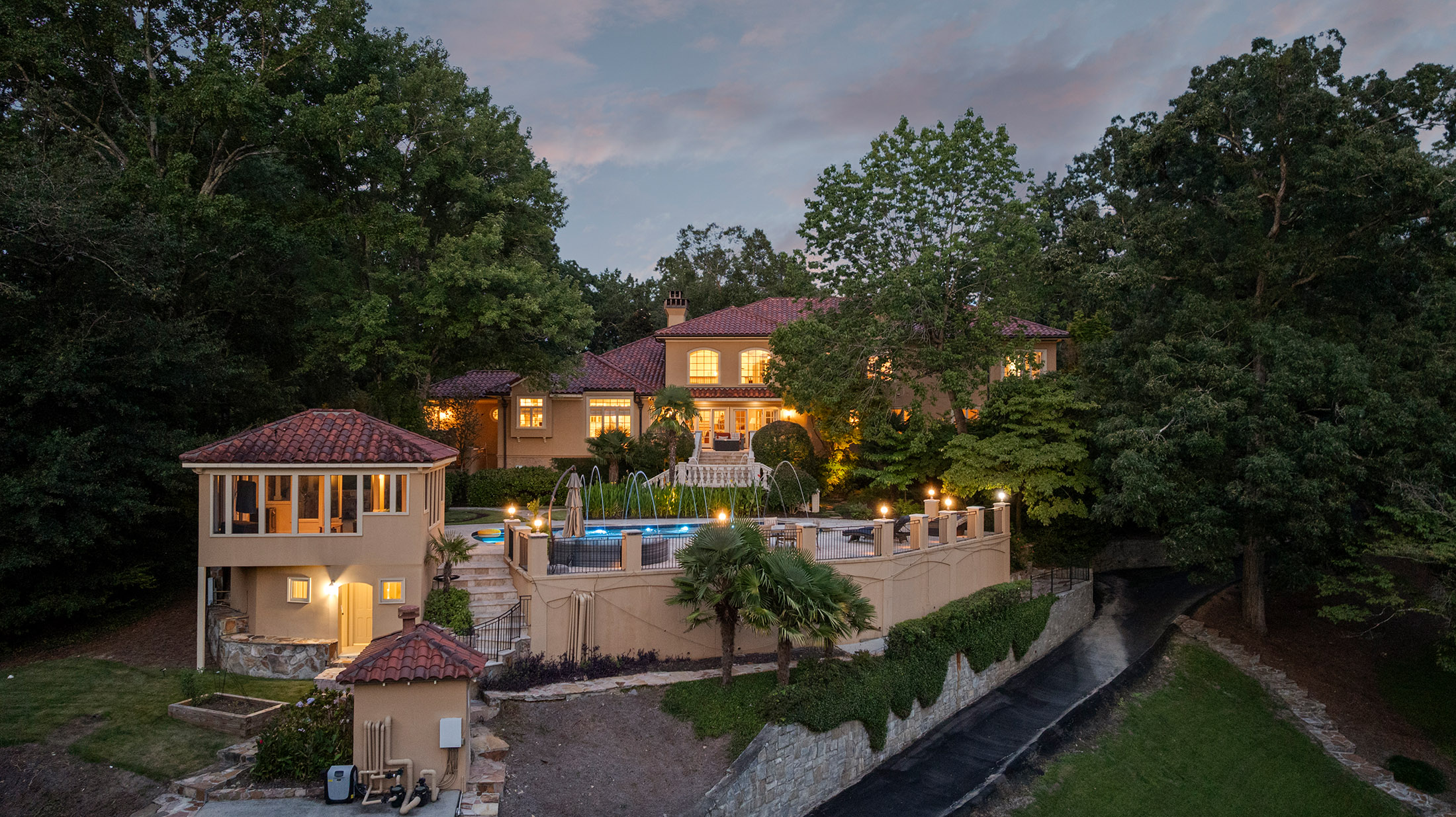  Remarkable Spanish-style Estate on 3.8+/- Private Acres - 物件實景