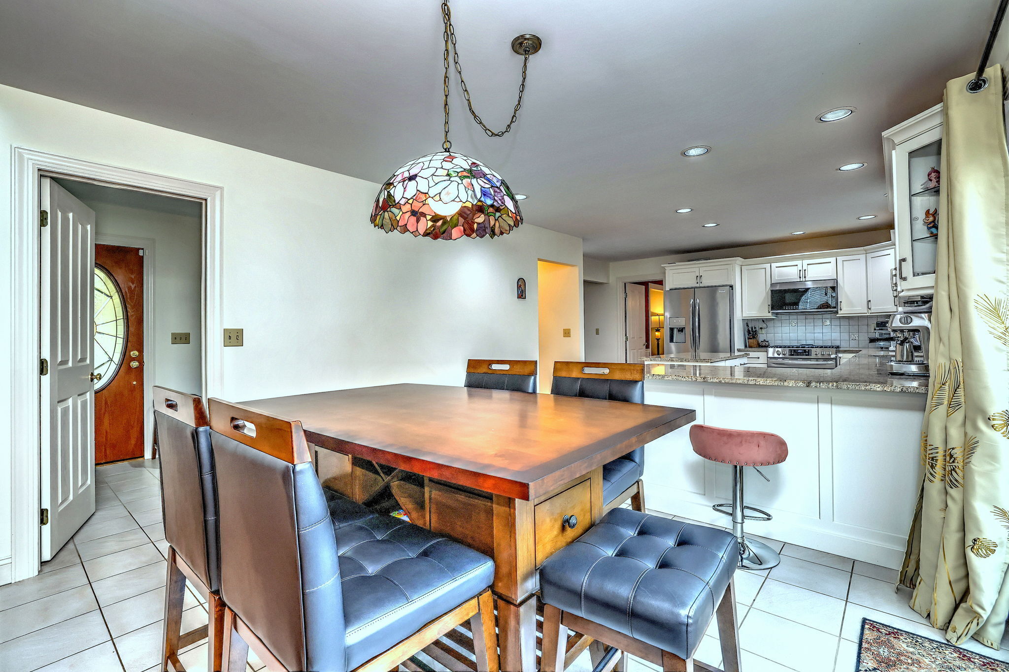 Orange, Connecticut, 06477, United States, 4 Bedrooms Bedrooms, ,4 BathroomsBathrooms,Residential,For Sale,1987664