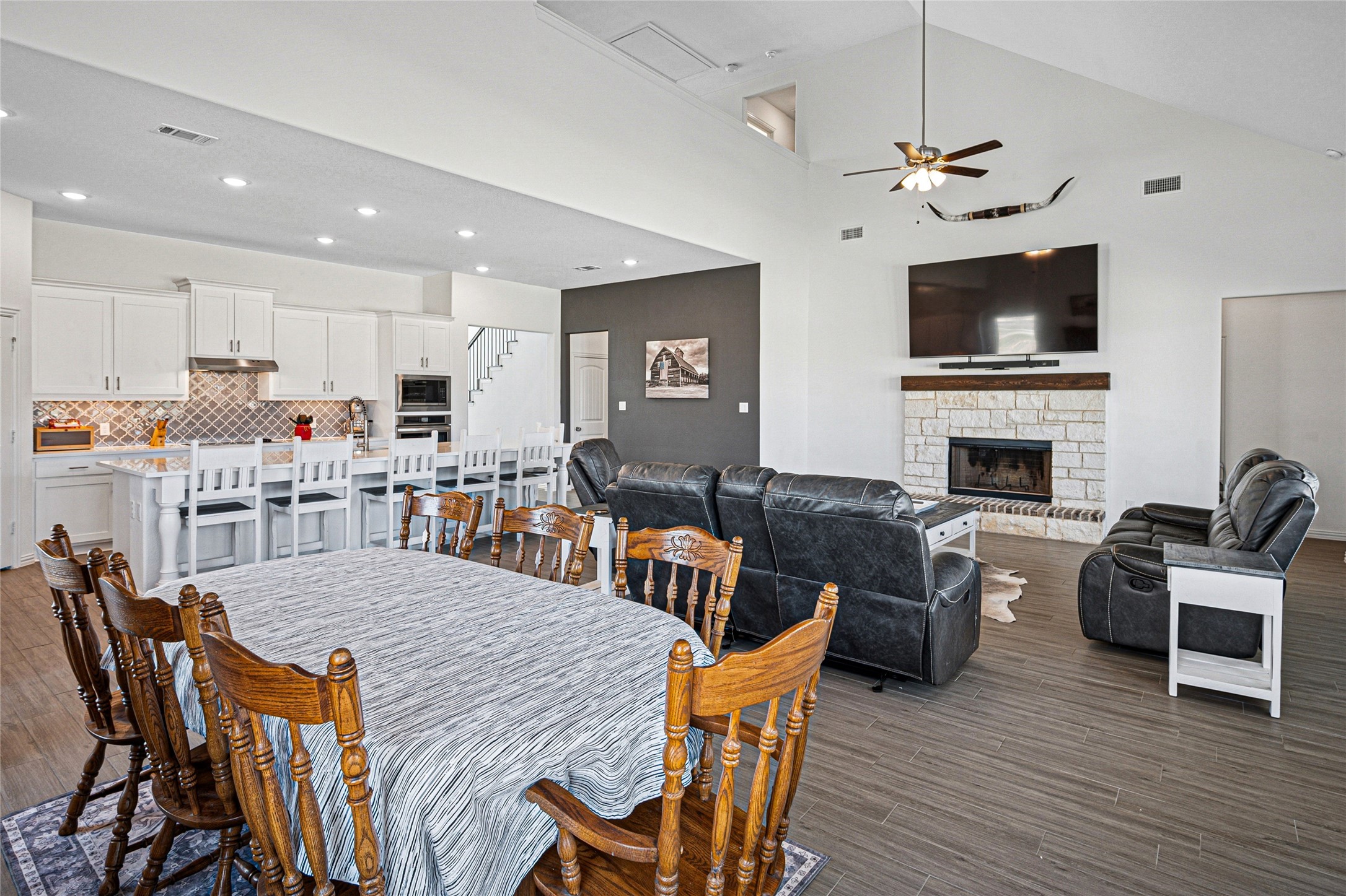 Rhome, Texas, 76078, United States, 4 Bedrooms Bedrooms, ,4 BathroomsBathrooms,Residential,For Sale,1746060