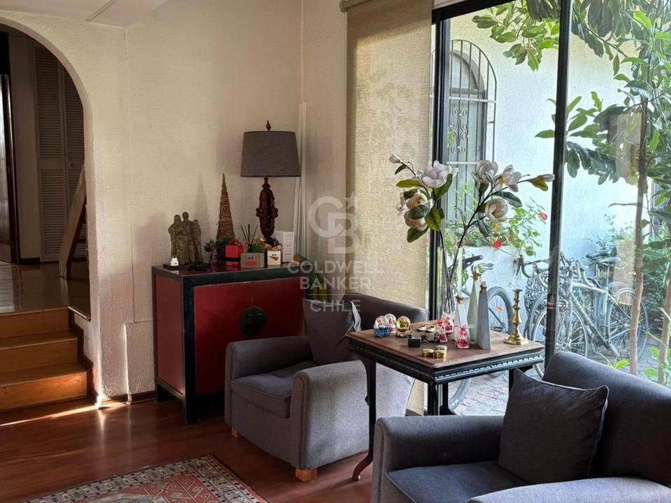 Vitacura, Chile, 5 Bedrooms Bedrooms, ,4 BathroomsBathrooms,Residential,For Sale,1999765