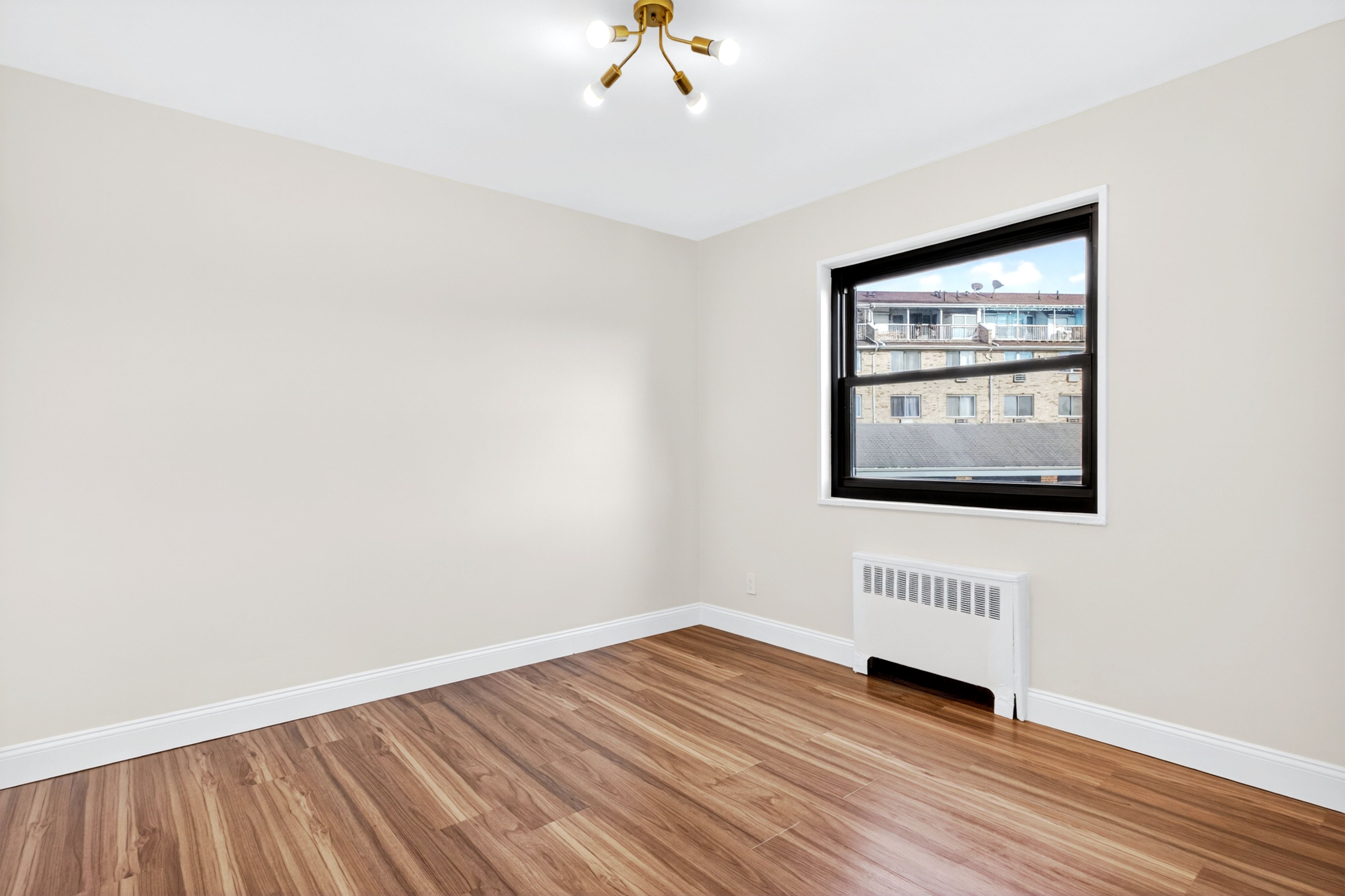  160-28 17th Avenue, Whitestone, NY, 11357 - 物件實景