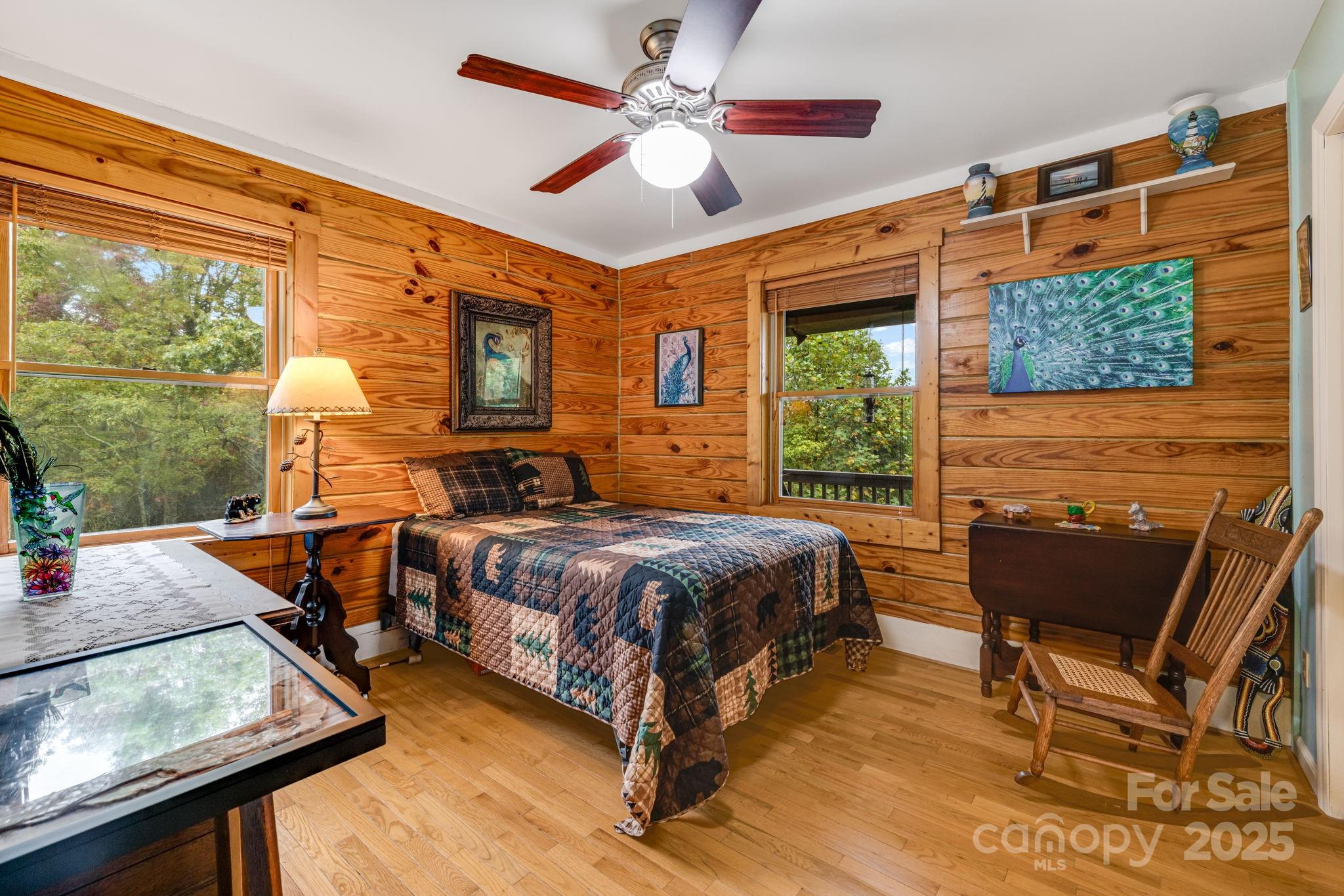 Spruce Pine, North Carolina, 28777, United States, 3 Bedrooms Bedrooms, ,3 BathroomsBathrooms,Residential,For Sale,1991683