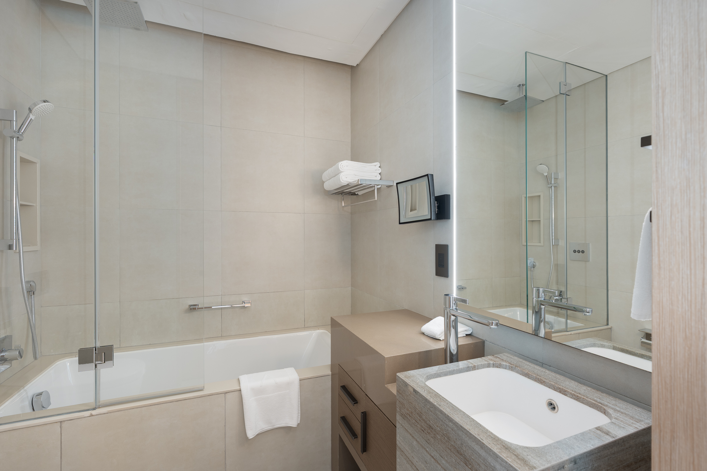  Fully-Serviced Branded Home With Sea Views in JBR - 物件實景