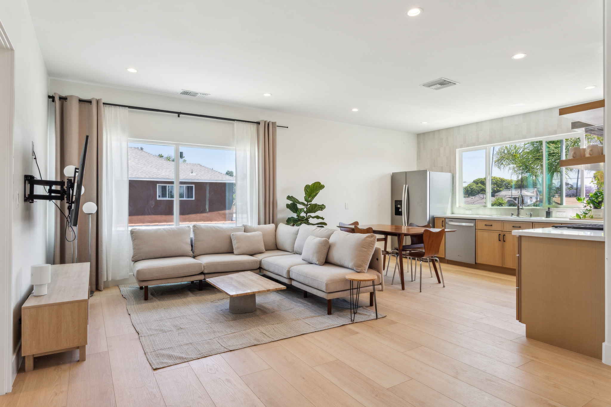  3014 9th Ave - 物件實景