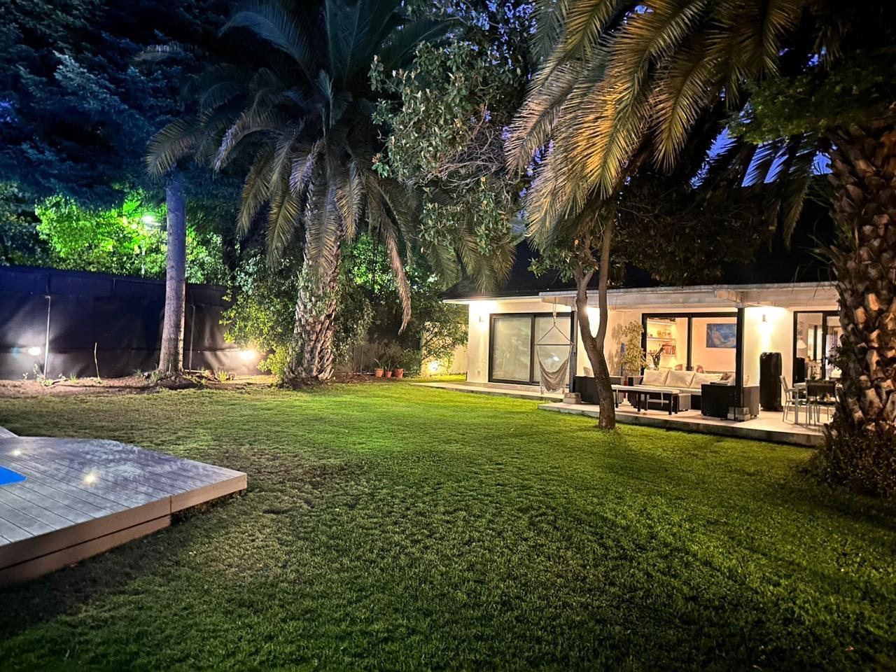 Las Condes, Chile, 5 Bedrooms Bedrooms, ,4 BathroomsBathrooms,Residential,For Sale,1932128