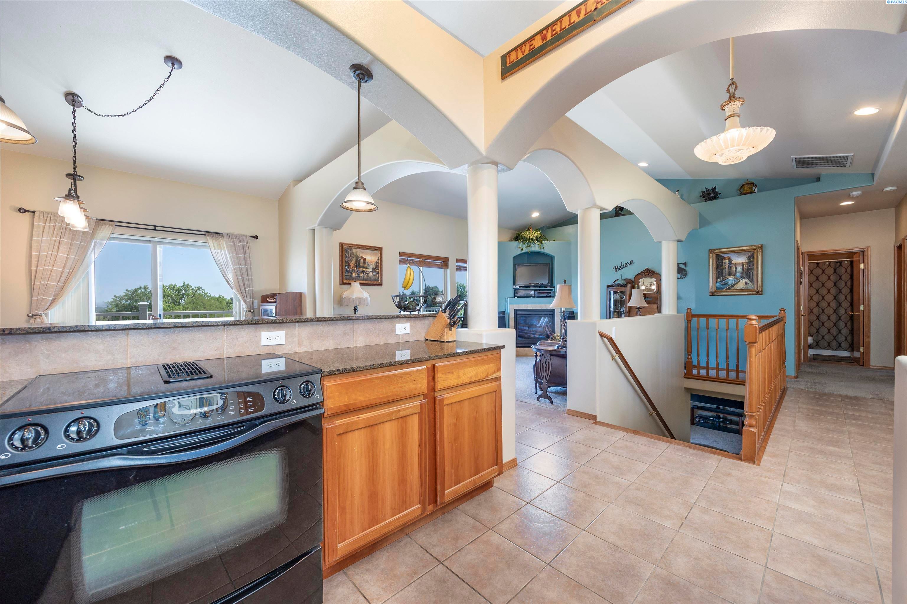 Kennewick, Washington, 99337, United States, 4 Bedrooms Bedrooms, ,3 BathroomsBathrooms,Residential,For Sale,1860973