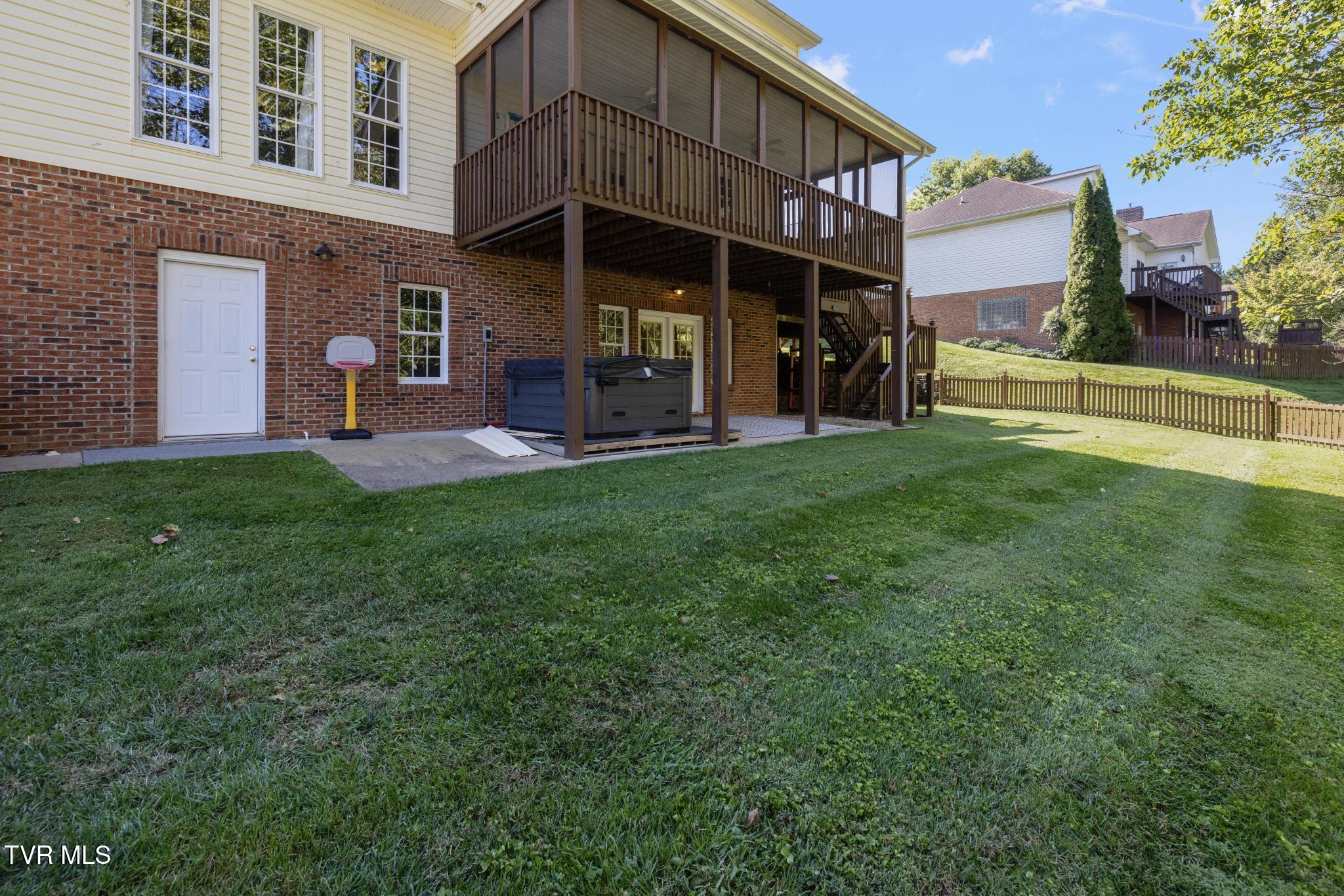 Gray, Tennessee, 37615, United States, 5 Bedrooms Bedrooms, ,4 BathroomsBathrooms,Residential,For Sale,1978234