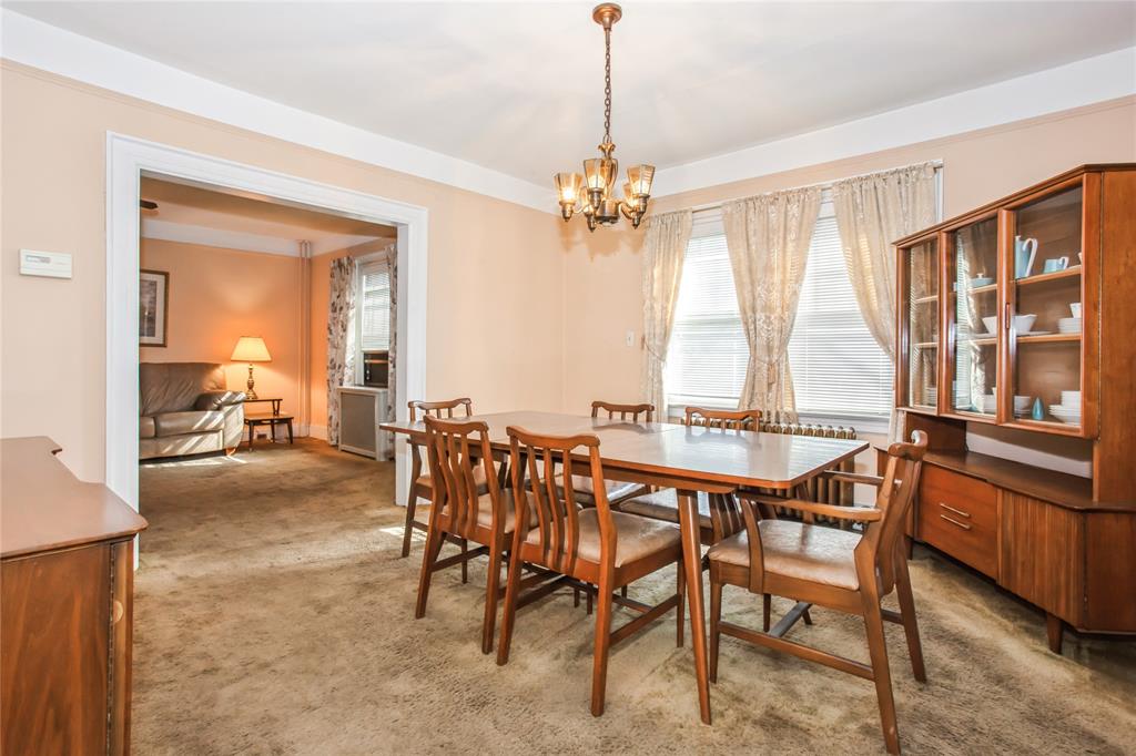New Hyde Park, New York, 11040, United States, 3 Bedrooms Bedrooms, ,2 BathroomsBathrooms,Residential,For Sale,1923686