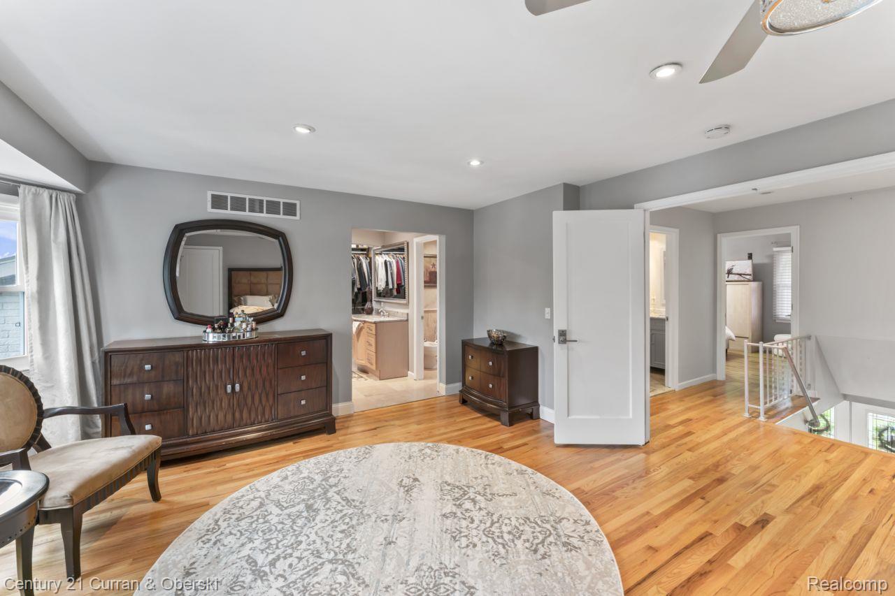 Dearborn Heights, Michigan, 48127, United States, 4 Bedrooms Bedrooms, ,4 BathroomsBathrooms,Residential,For Sale,1905495