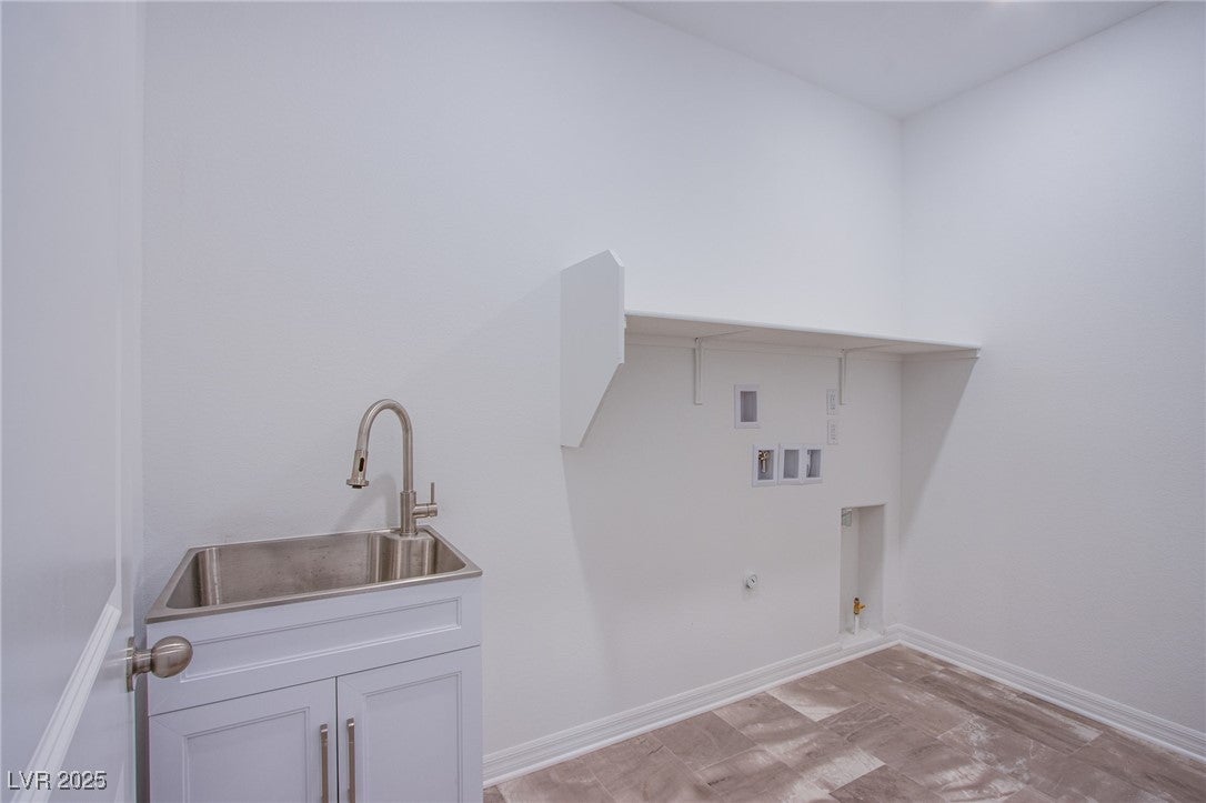 Las Vegas, Nevada, 89141, United States, 5 Bedrooms Bedrooms, ,3 BathroomsBathrooms,Residential,For Sale,1978122