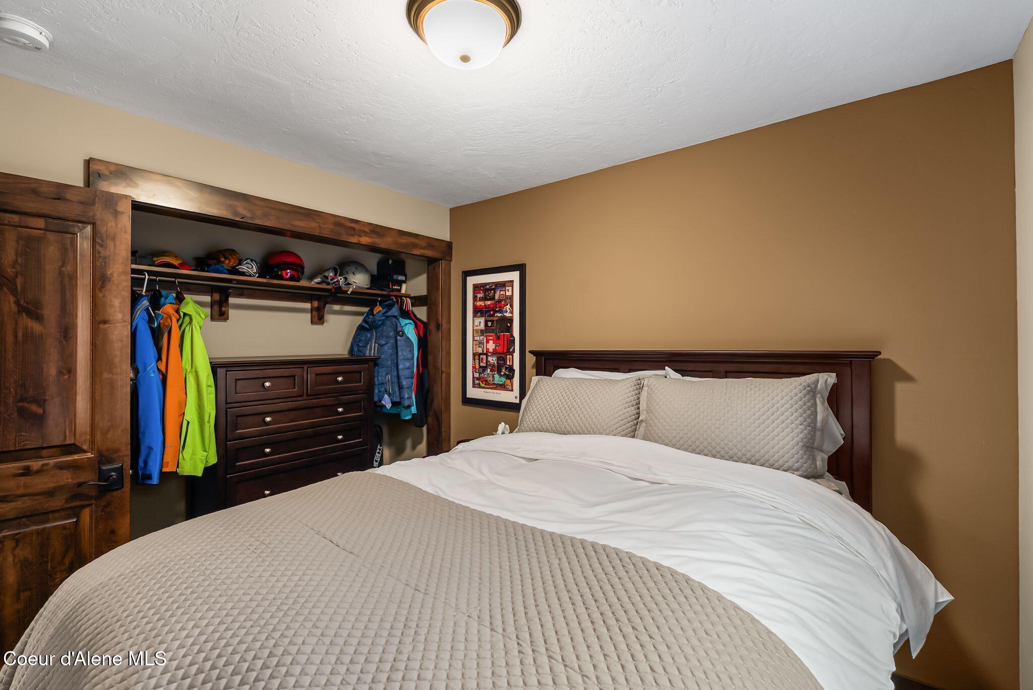 Sandpoint, Idaho, 83864, United States, 1 Bedroom Bedrooms, ,1 BathroomBathrooms,Residential,For Sale,1994218