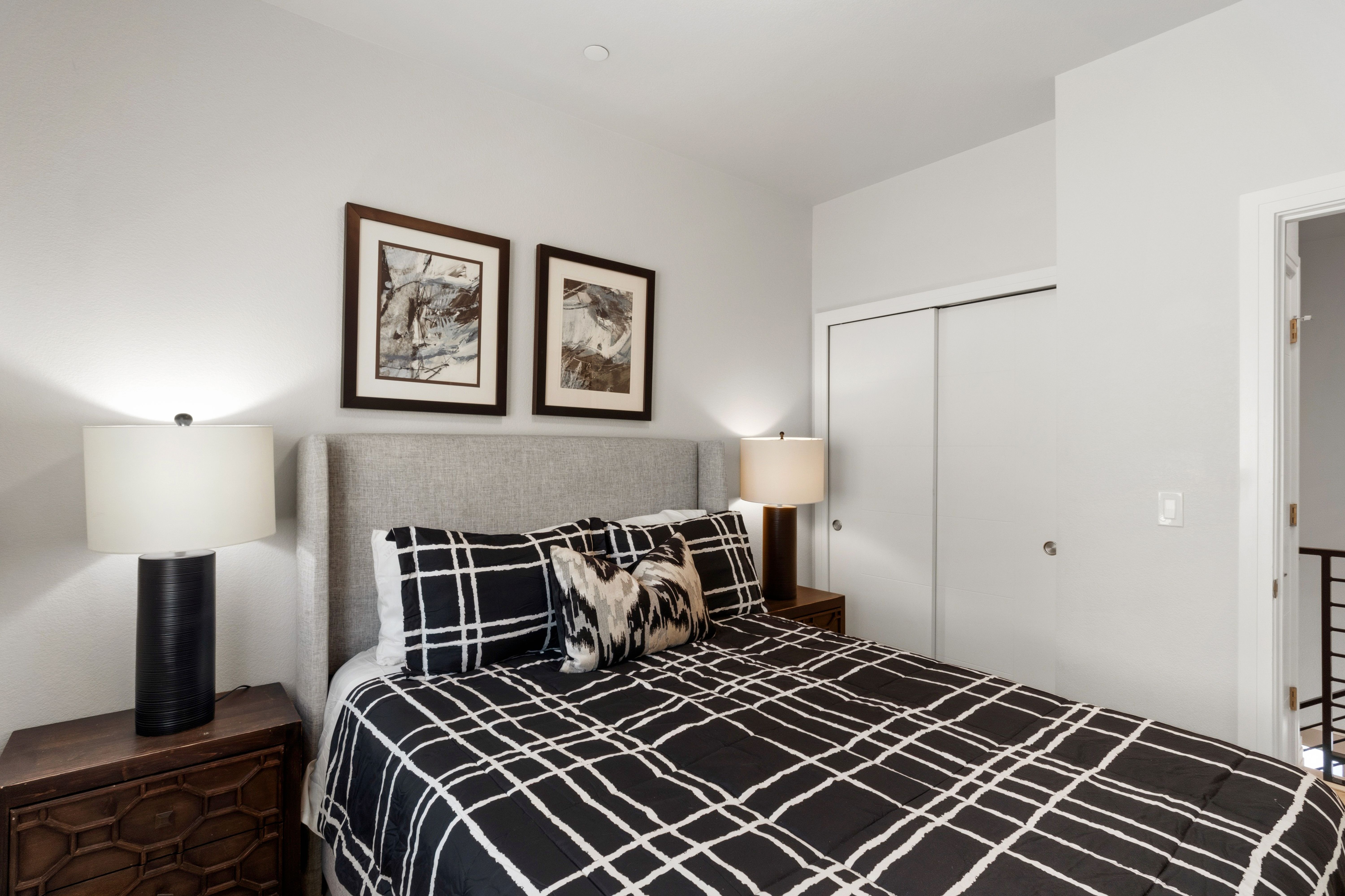  Furnished Modern Townhome - 物件實景