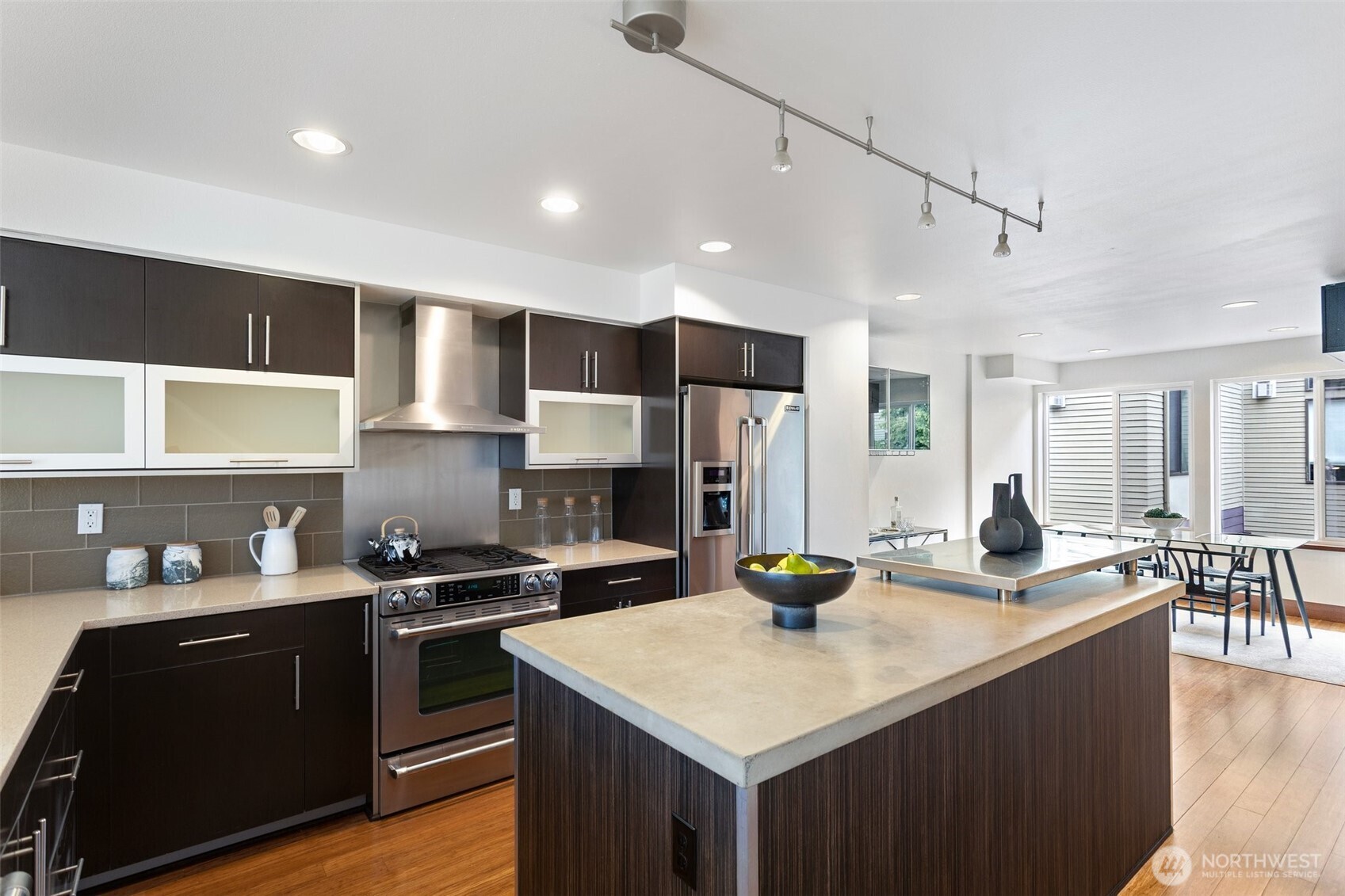 Seattle, Washington, 98109, United States, 3 Bedrooms Bedrooms, ,4 BathroomsBathrooms,Residential,For Sale,1976835