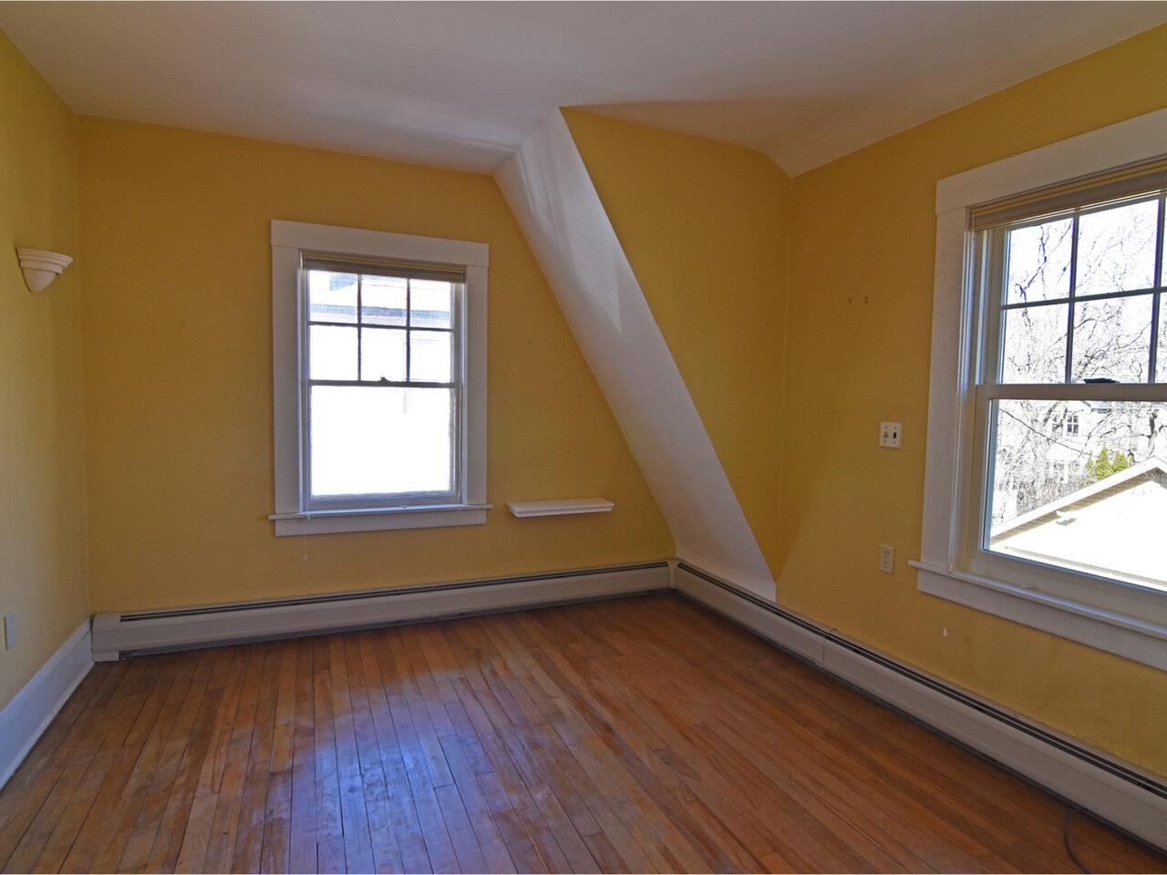 Burlington, Vermont, 05401, United States, 2 Bedrooms Bedrooms, ,2 BathroomsBathrooms,Residential,For Sale,1787470